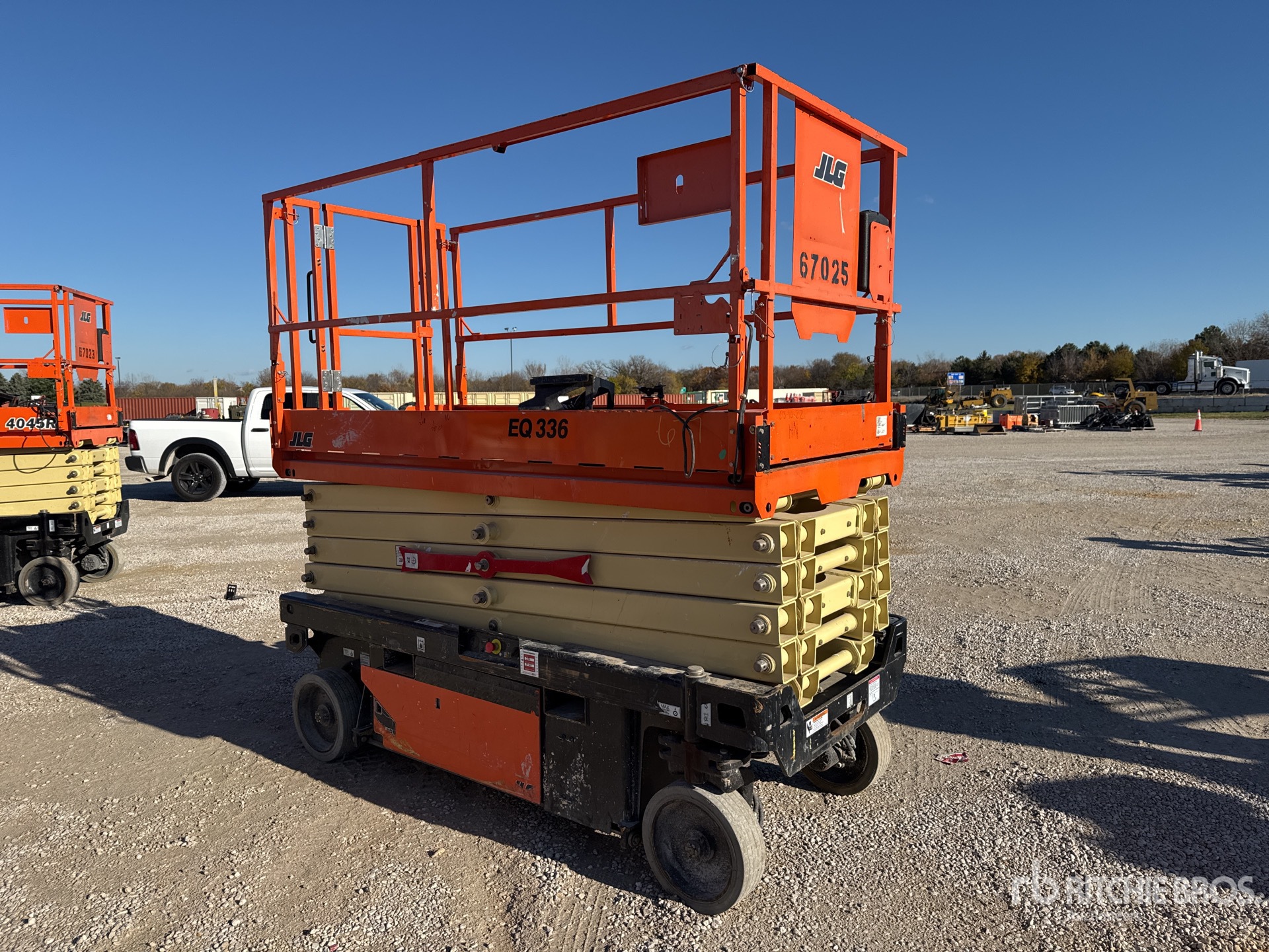 General Appearance with Bild, Ecke vorne rechts