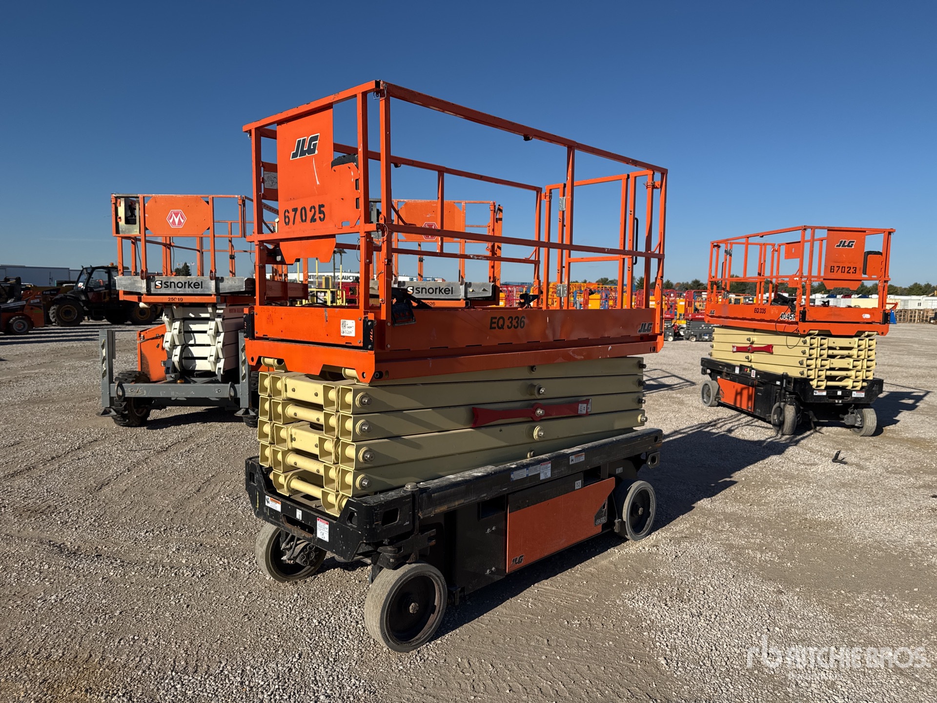 General Appearance with Bild, Ecke vorne links