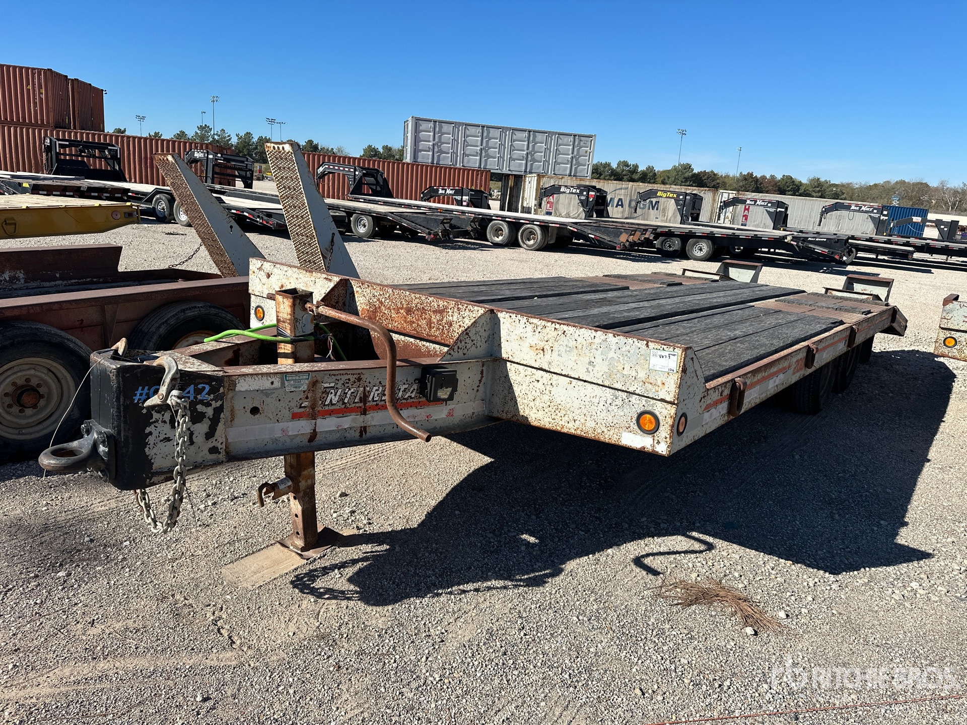 General Appearance with Featured Photo