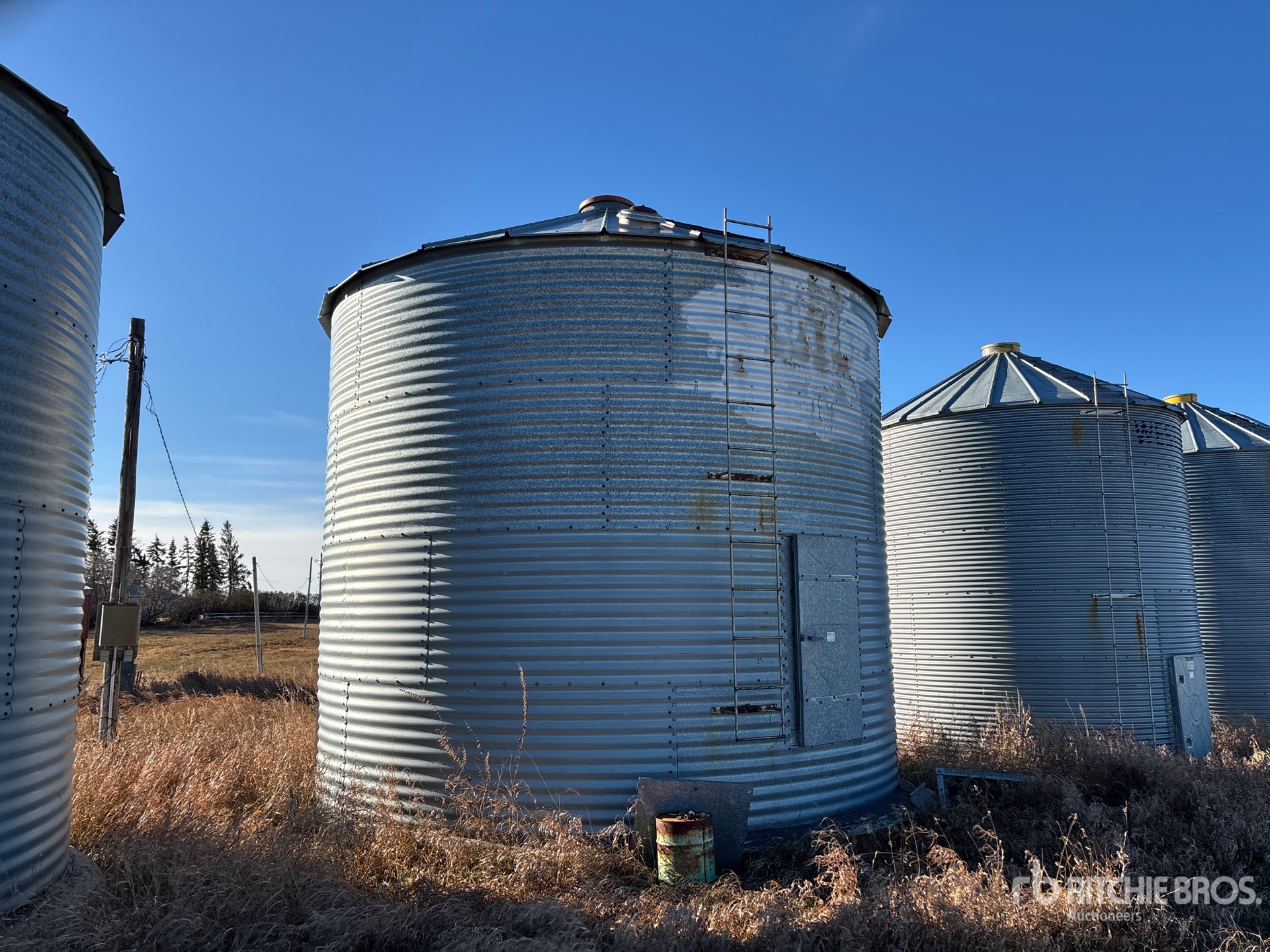 General Appearance with Image, coin avant droit