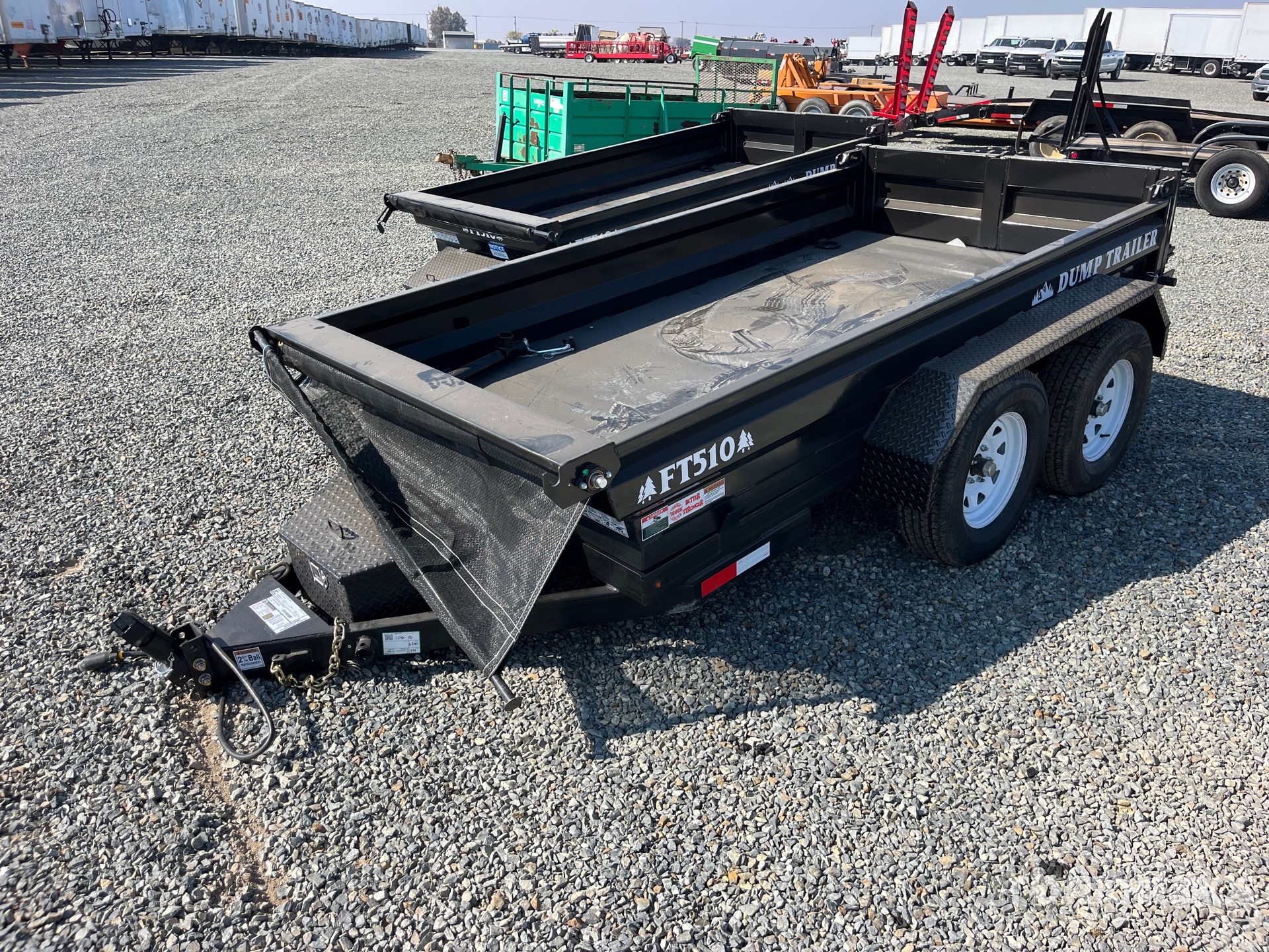 General Appearance with Bild, Ecke vorne links