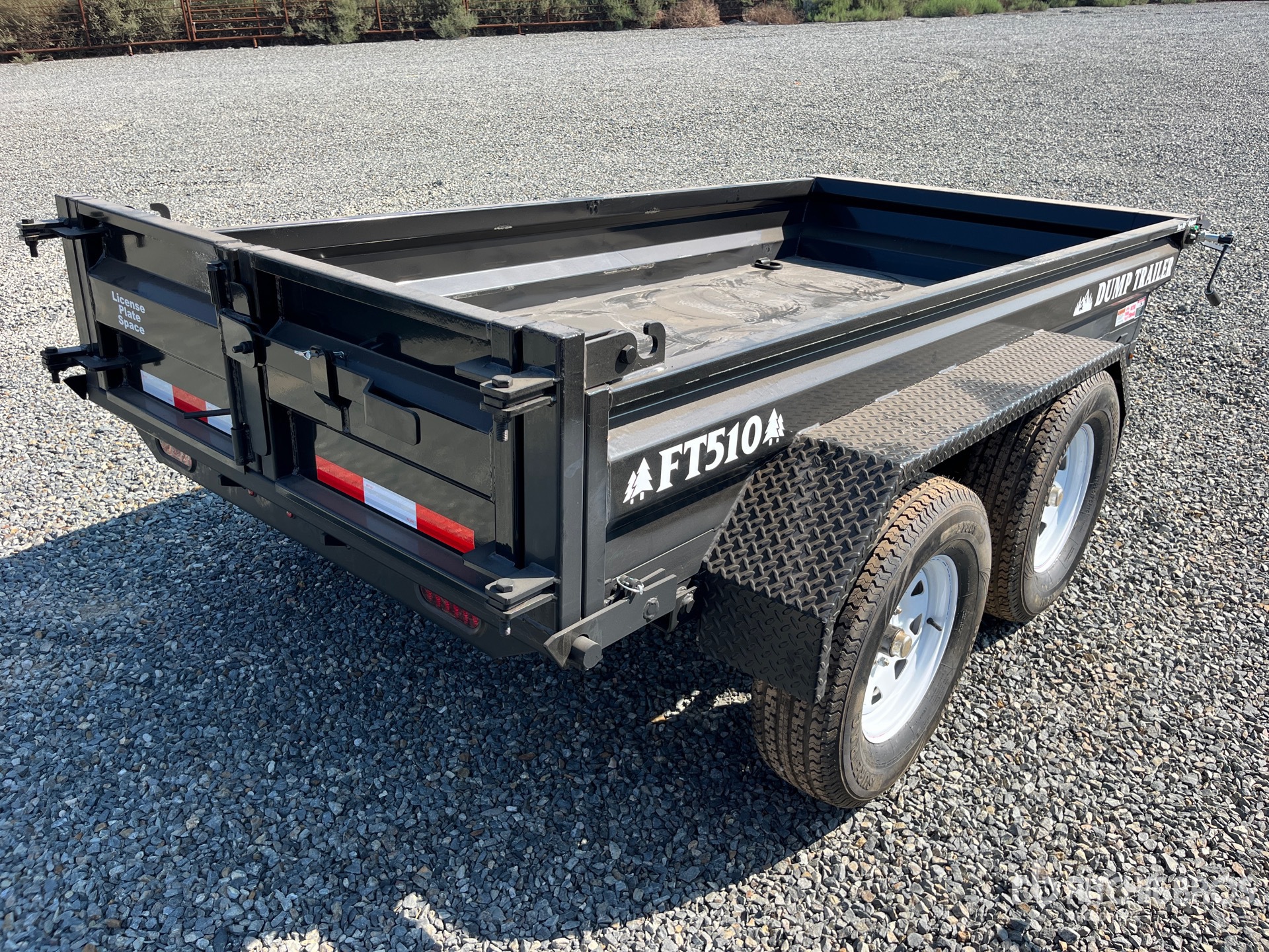 General Appearance with Bild, Ecke hinten rechts