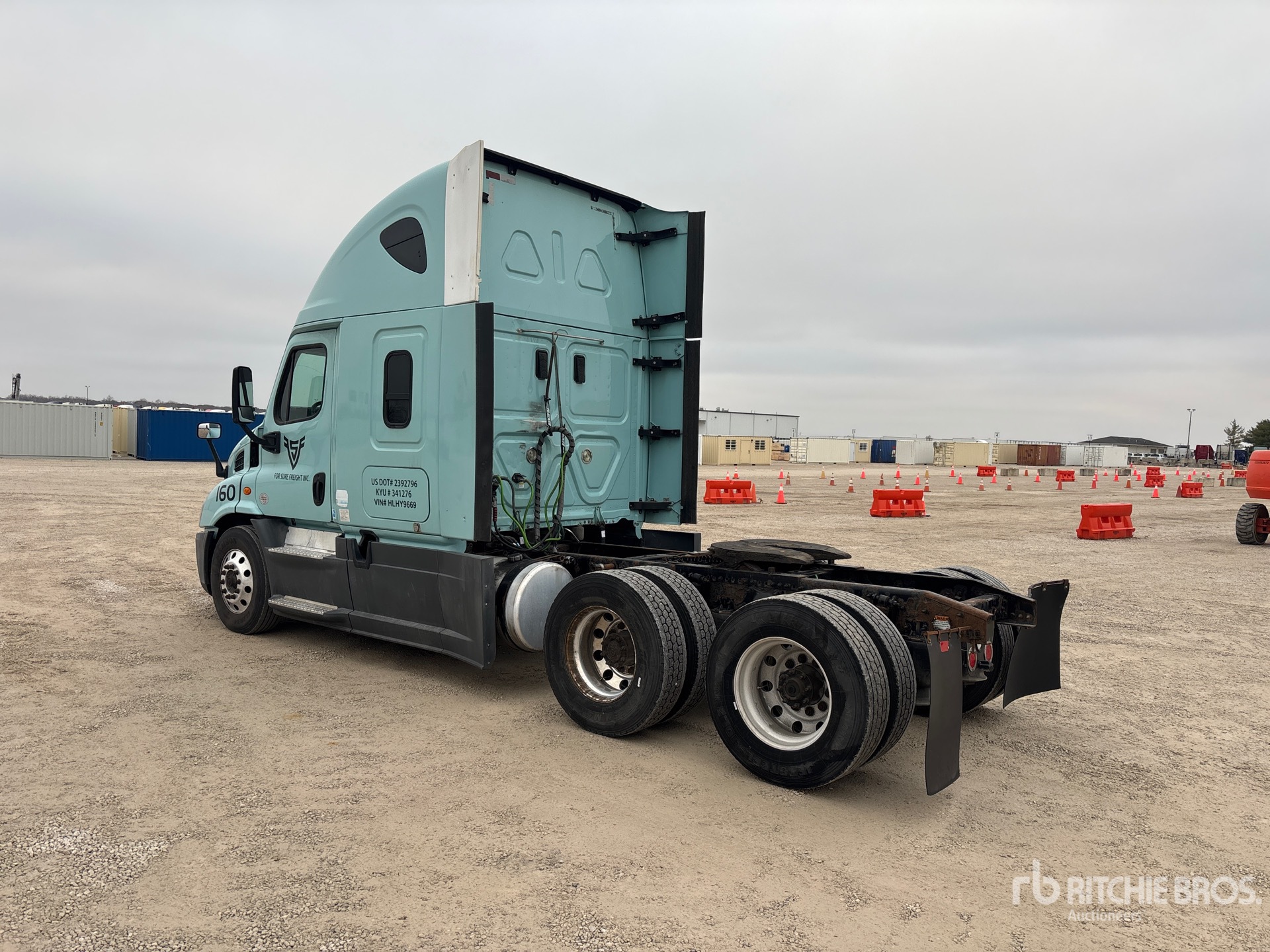 General Appearance with Foto, angolo posteriore sinistro