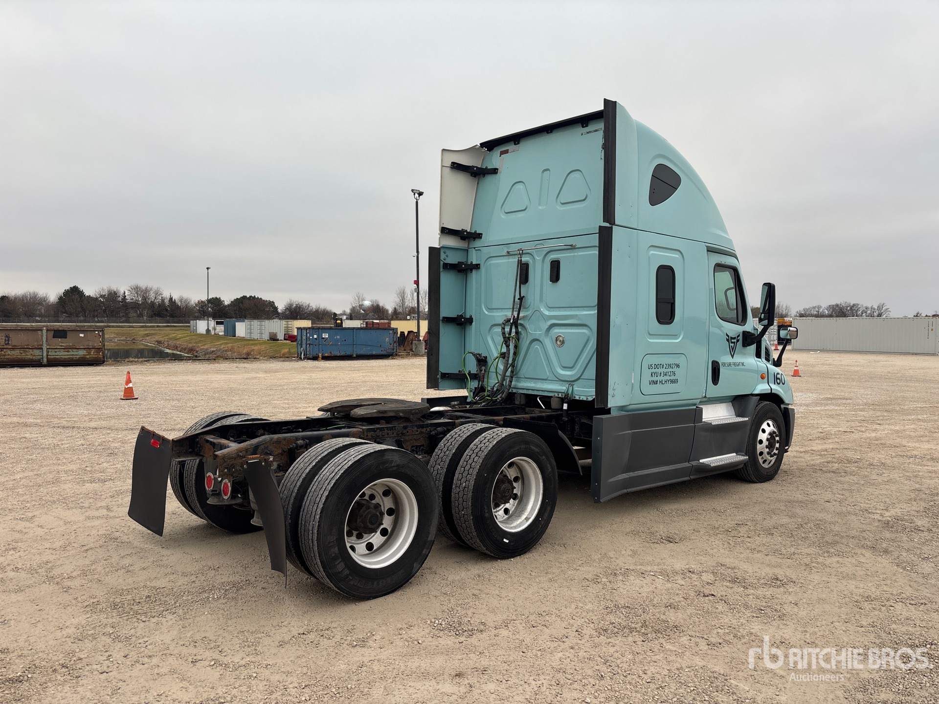 General Appearance with Foto, angolo anteriore sinistro