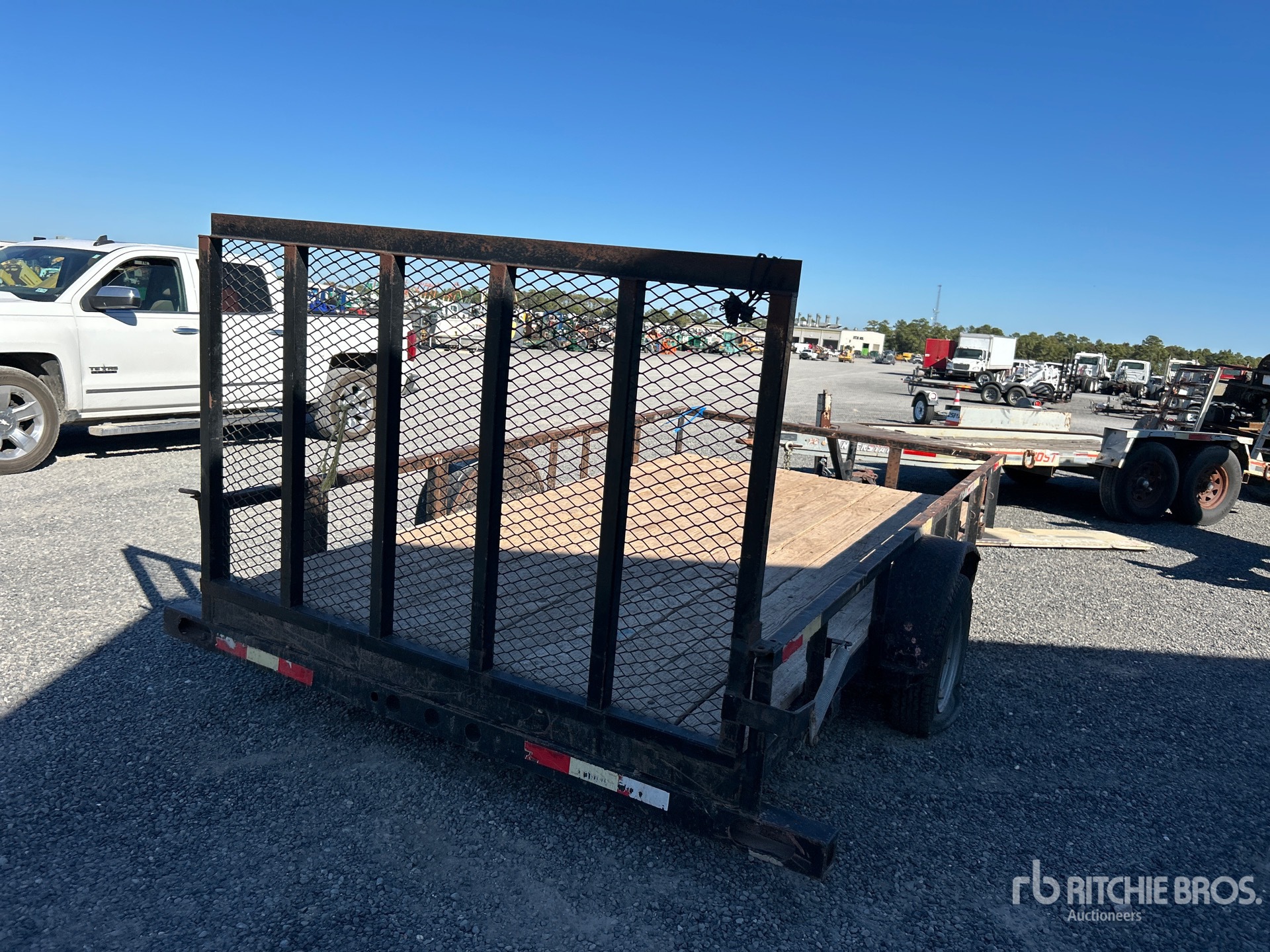 Aspect général with Image, coin arrière droit