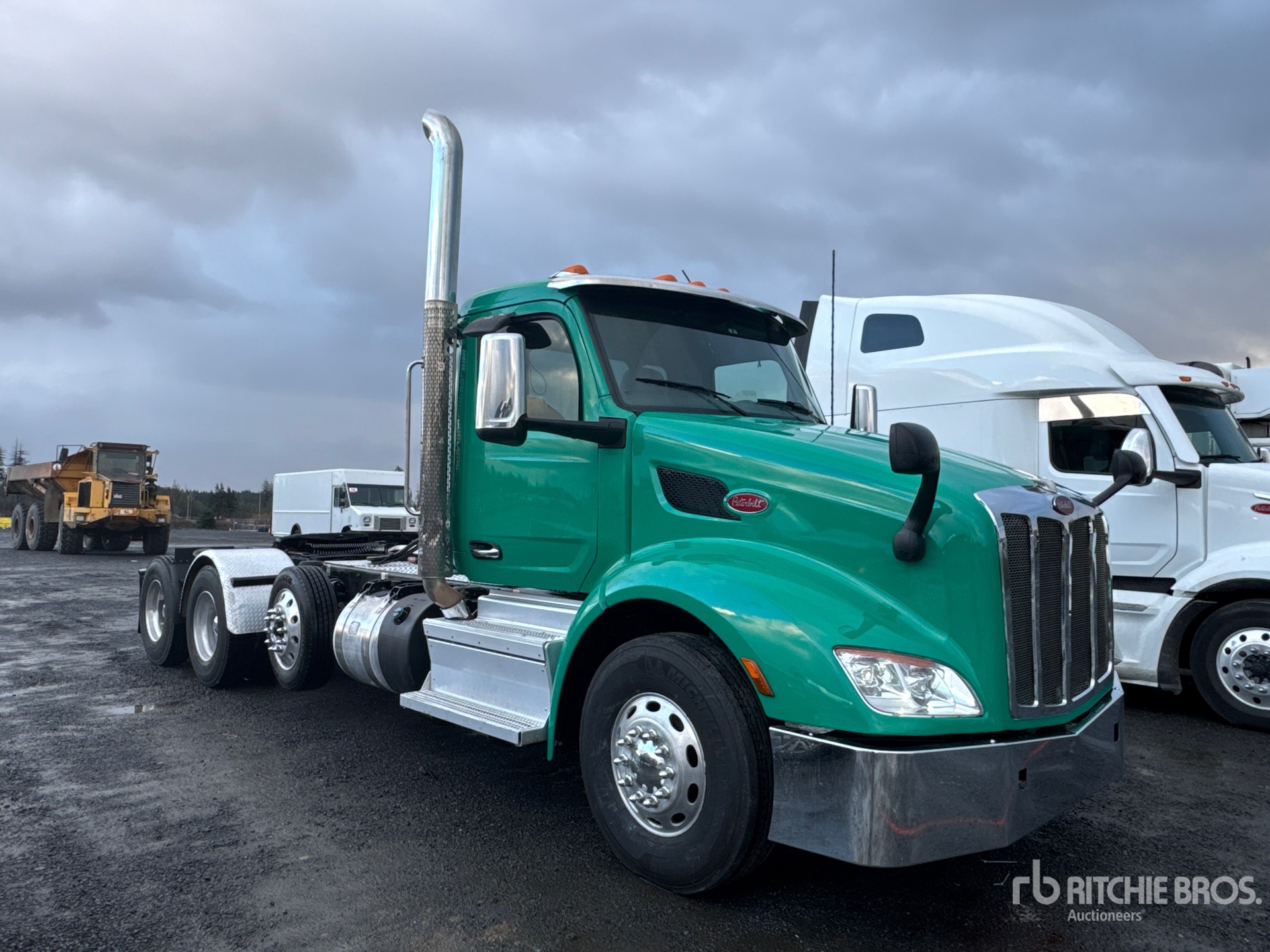 General Appearance with Picture, Right Front Corner