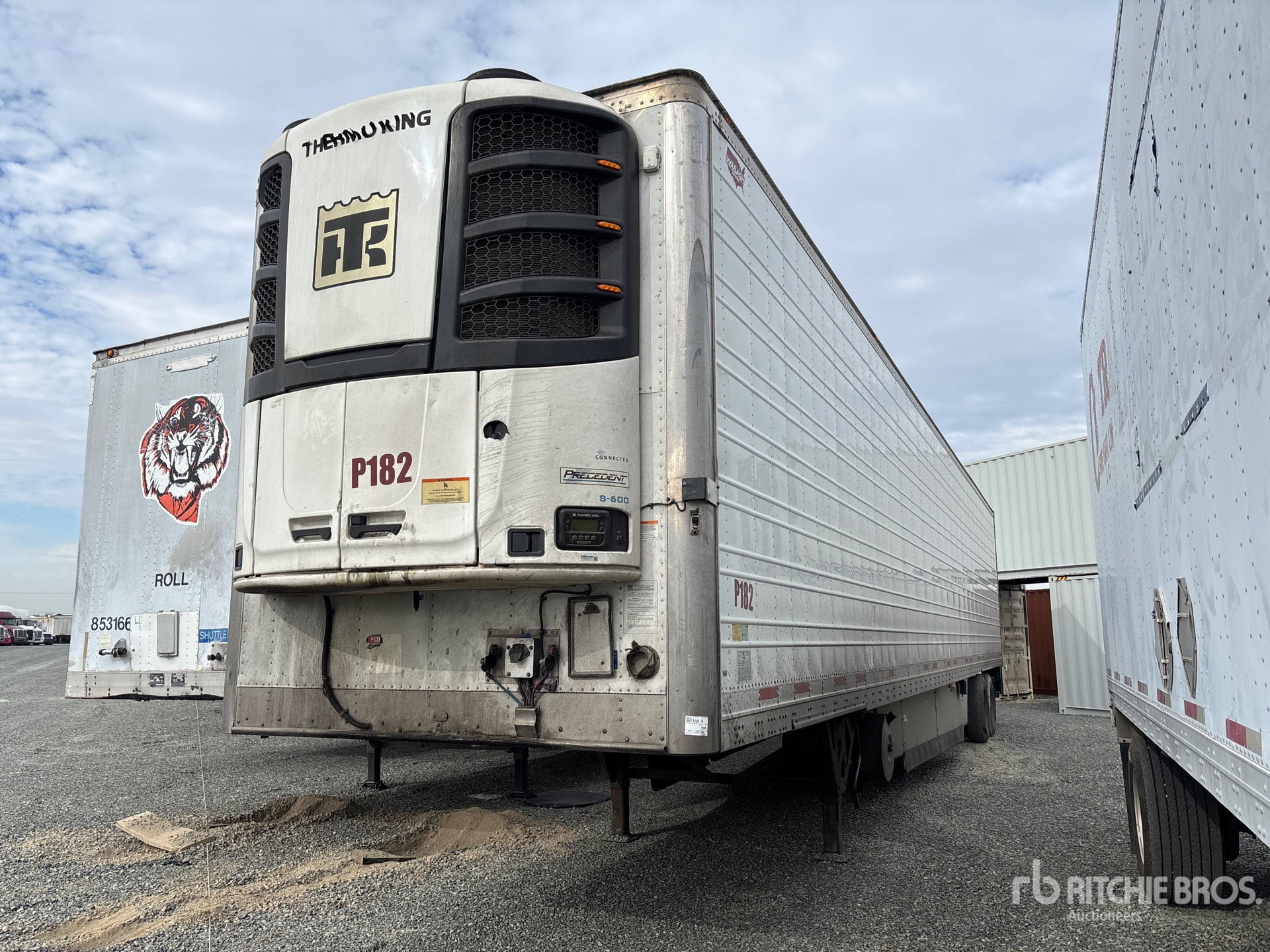 General Appearance with Bild, Ecke vorne links