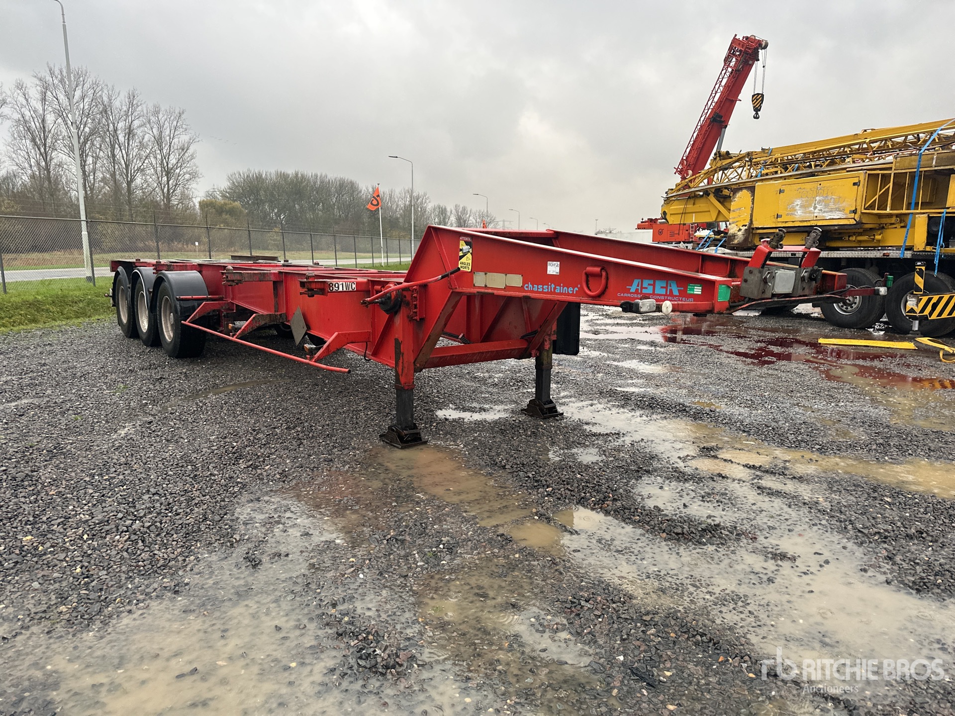 General Appearance with Picture, Right Front Corner