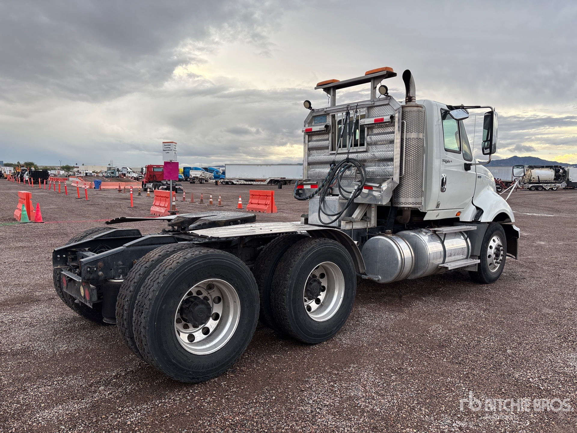 Aspect général with Image, coin arrière droit