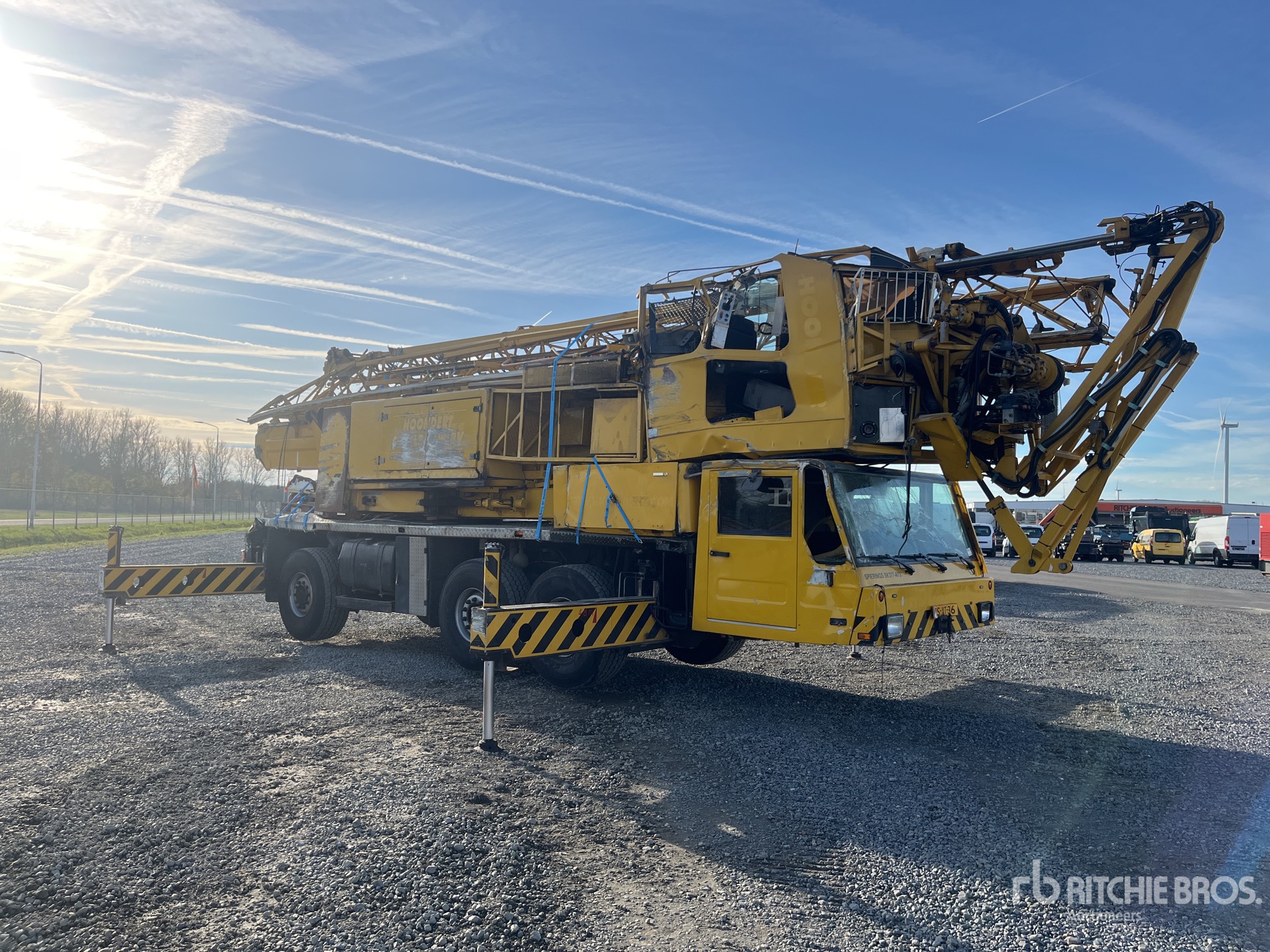 General Appearance with Bild, Ecke vorne rechts