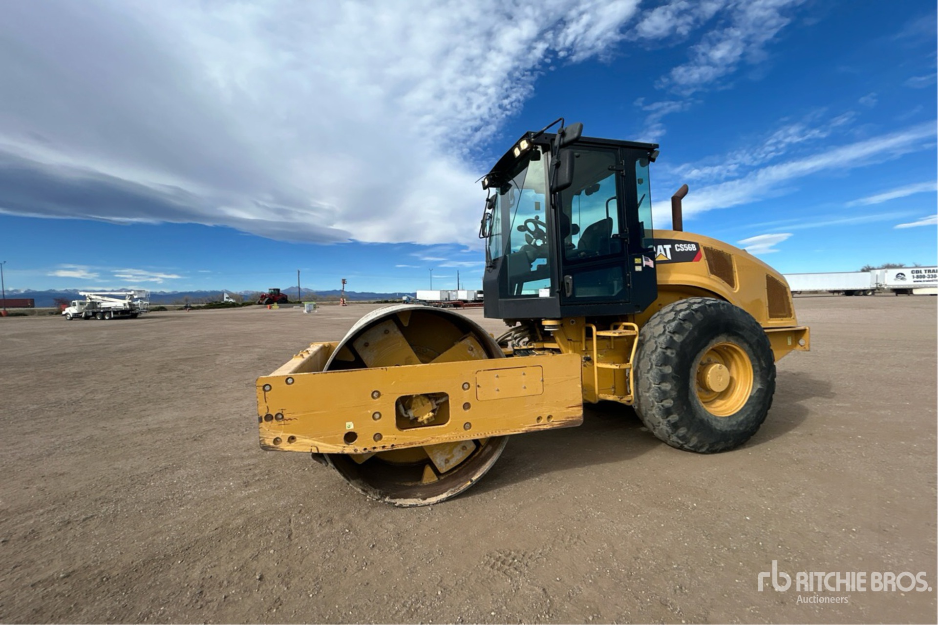 General Appearance with Bild, Ecke vorne links