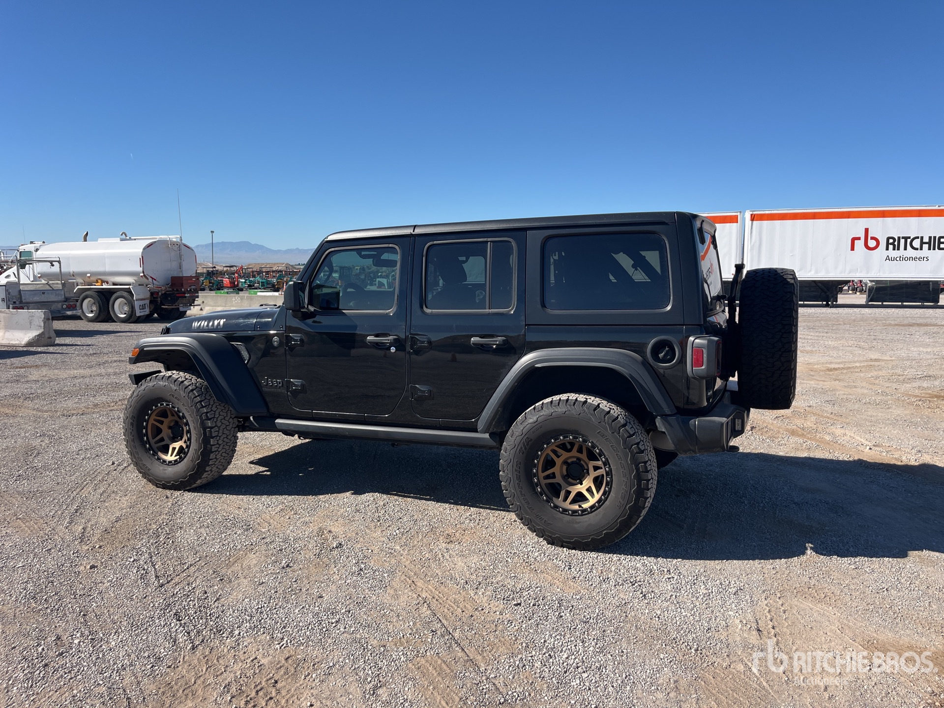 General Appearance with Picture, Left Rear Corner