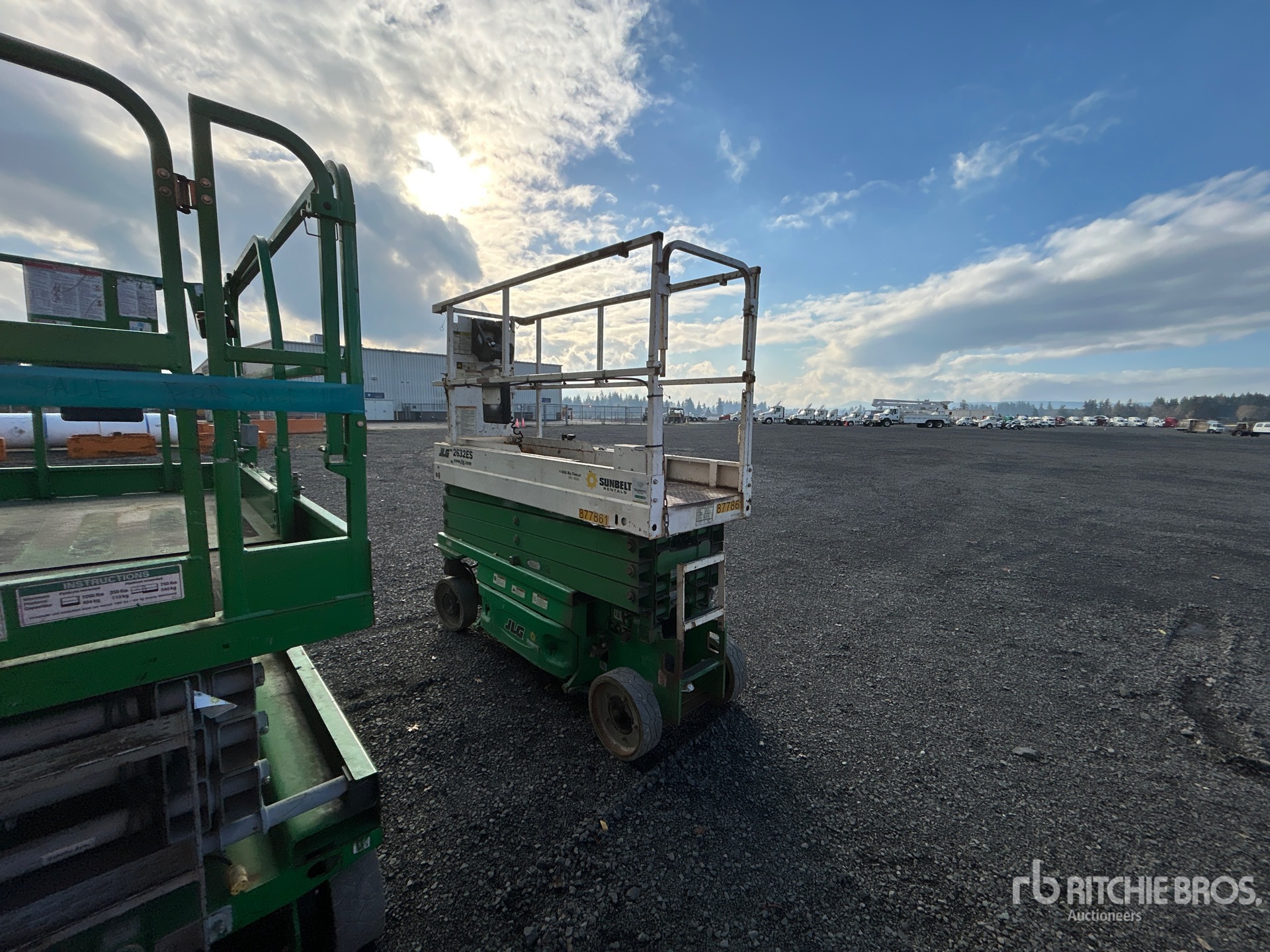 General Appearance with Picture, Left Rear Corner