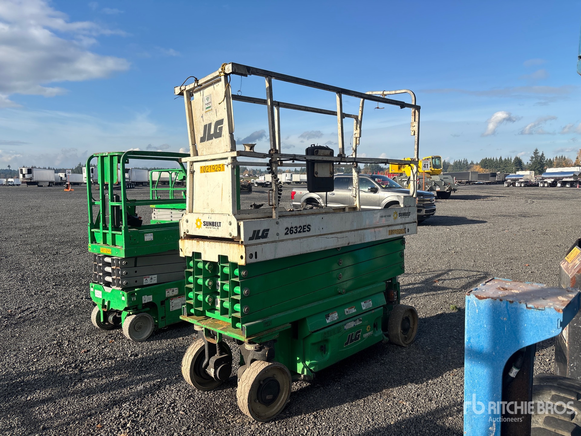 General Appearance with Picture, Left Front Corner