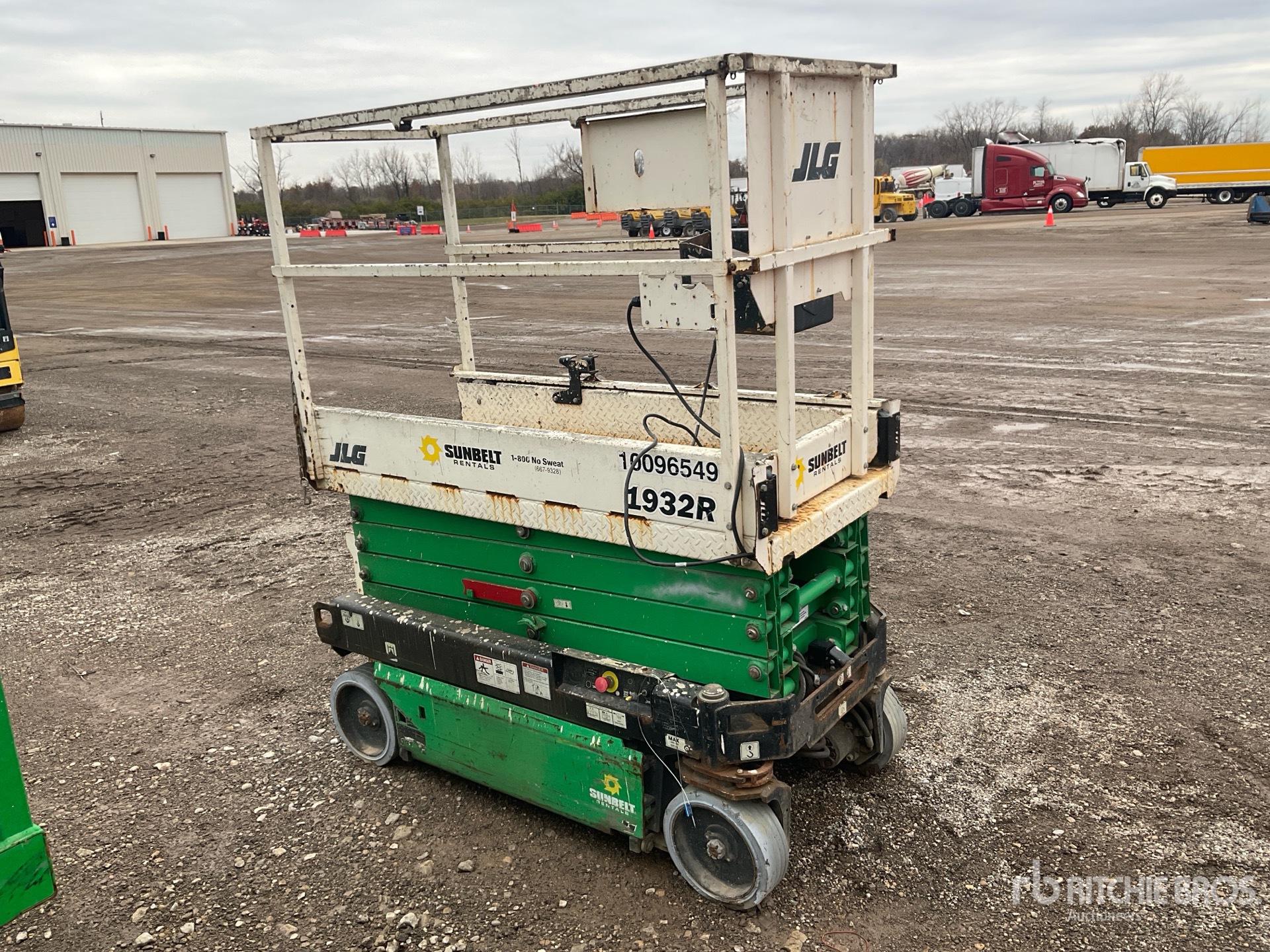 General Appearance with Picture, Right Front Corner