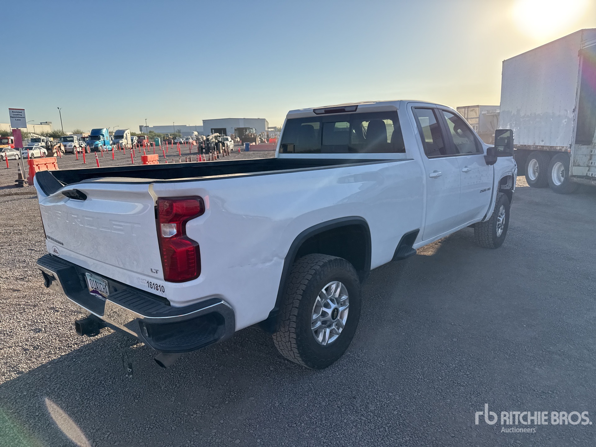 Aspect général with Image, coin arrière droit