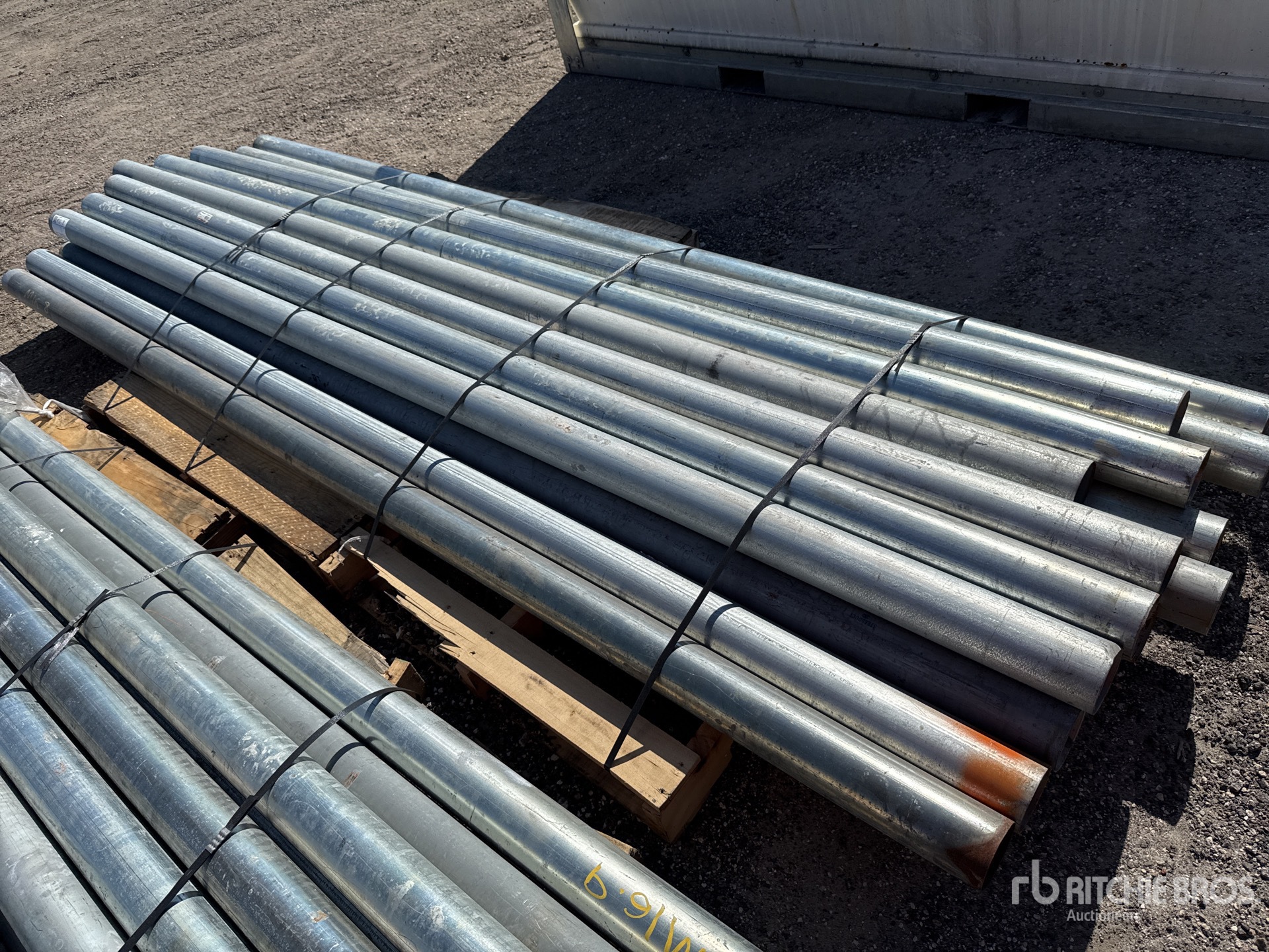 General Appearance with Image, coin avant droit