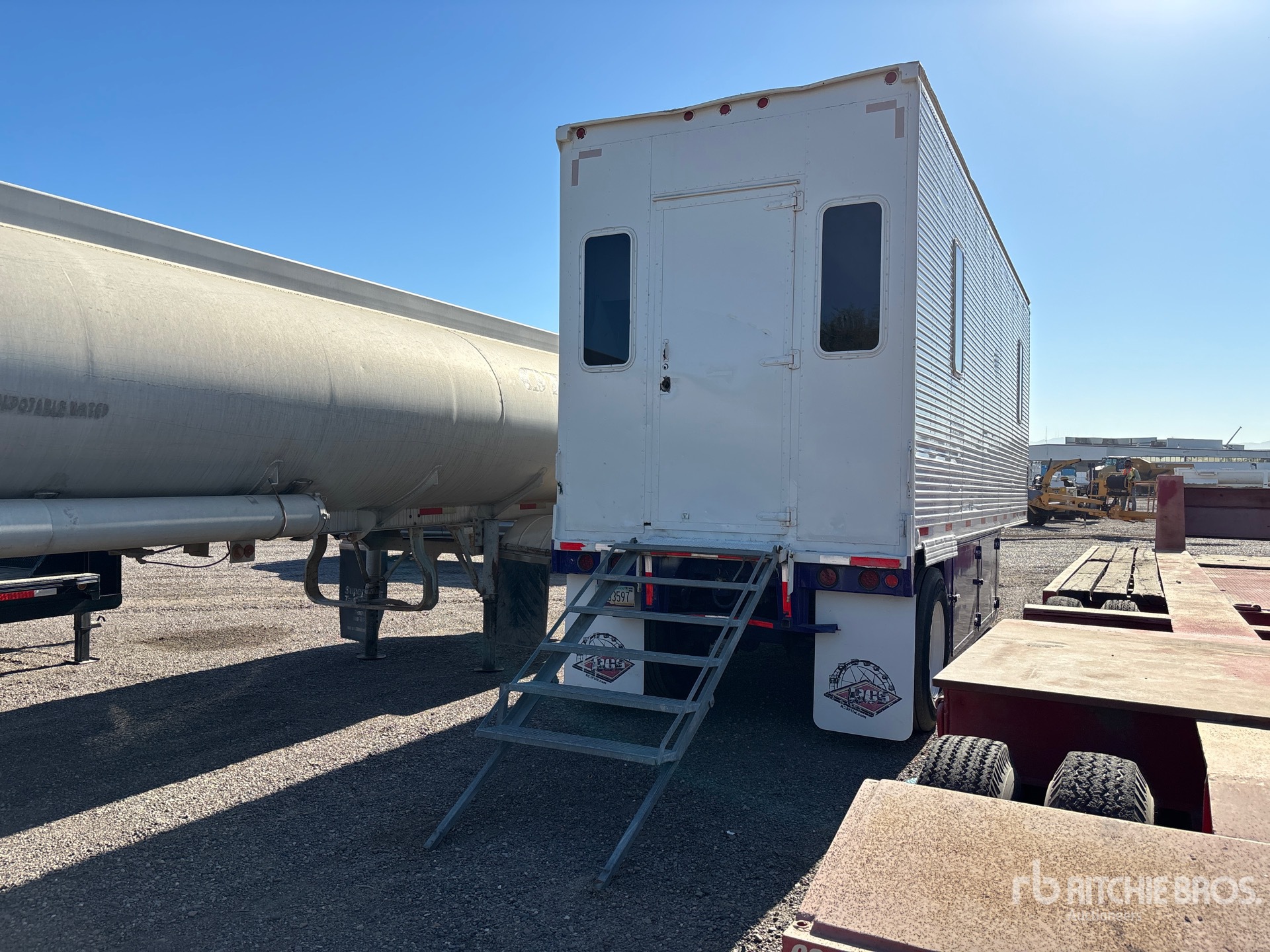 General Appearance with Imagen: esquina trasera derecha