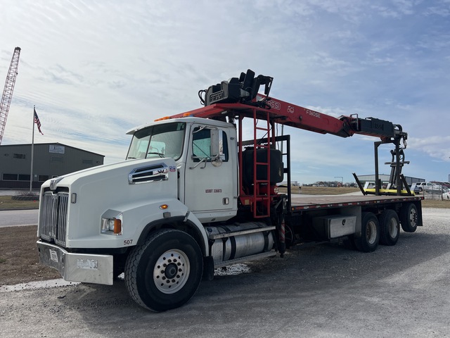 Fassi F360SE.24 7250 lb Articulated Boom on 2016 Western Star 4700SB 8x4 Boom Truck