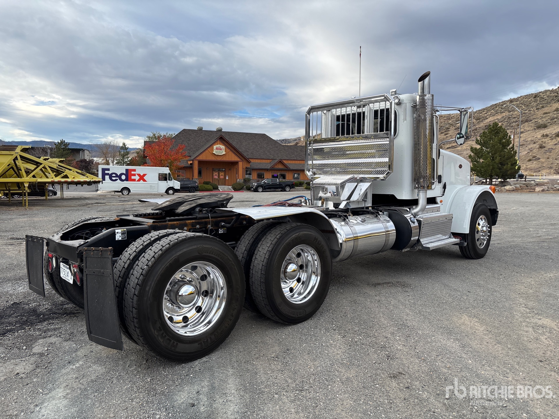 General Appearance with Foto, angolo anteriore sinistro