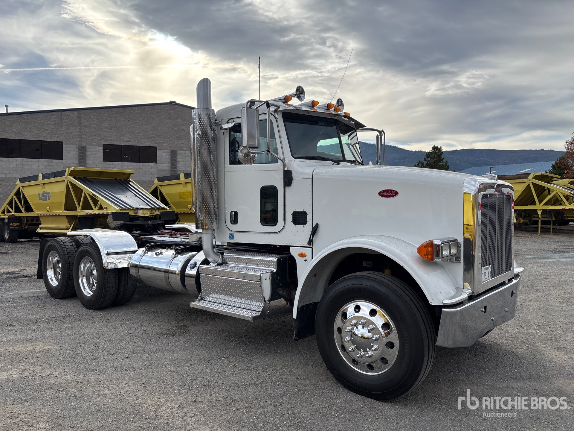 General Appearance with Foto, angolo anteriore destro