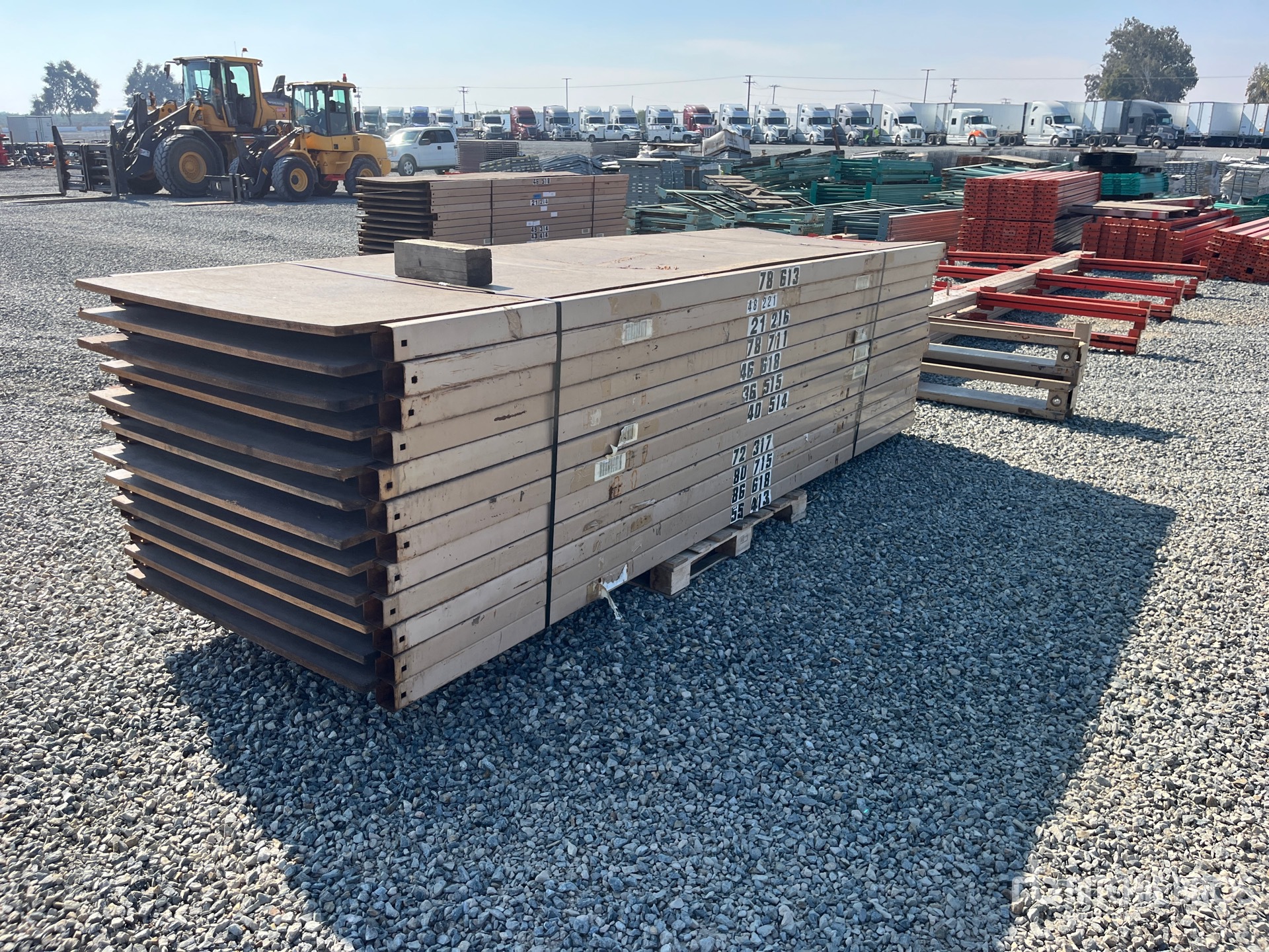 Aspect général with Image, coin arrière droit