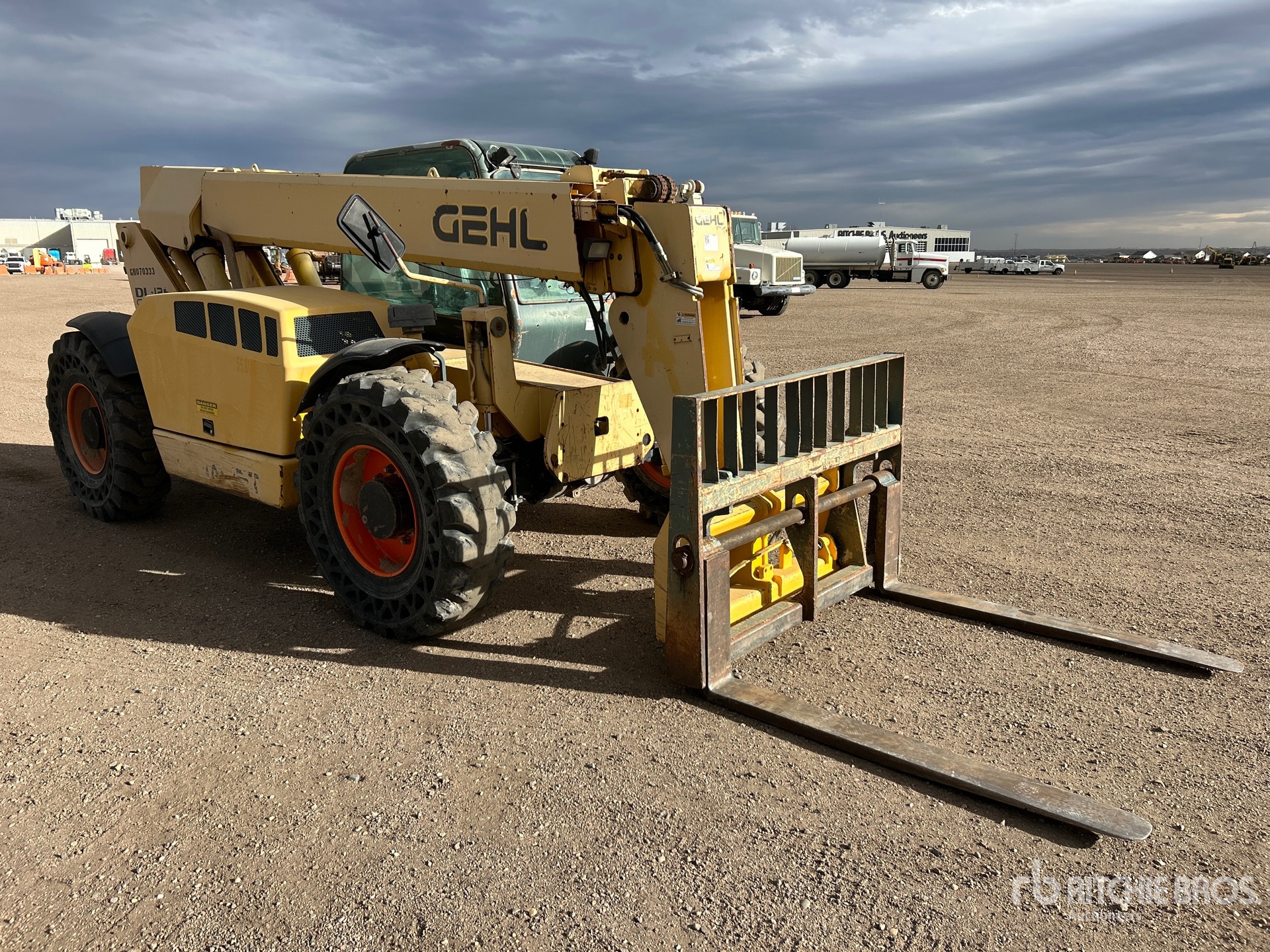 General Appearance with Foto, angolo anteriore destro