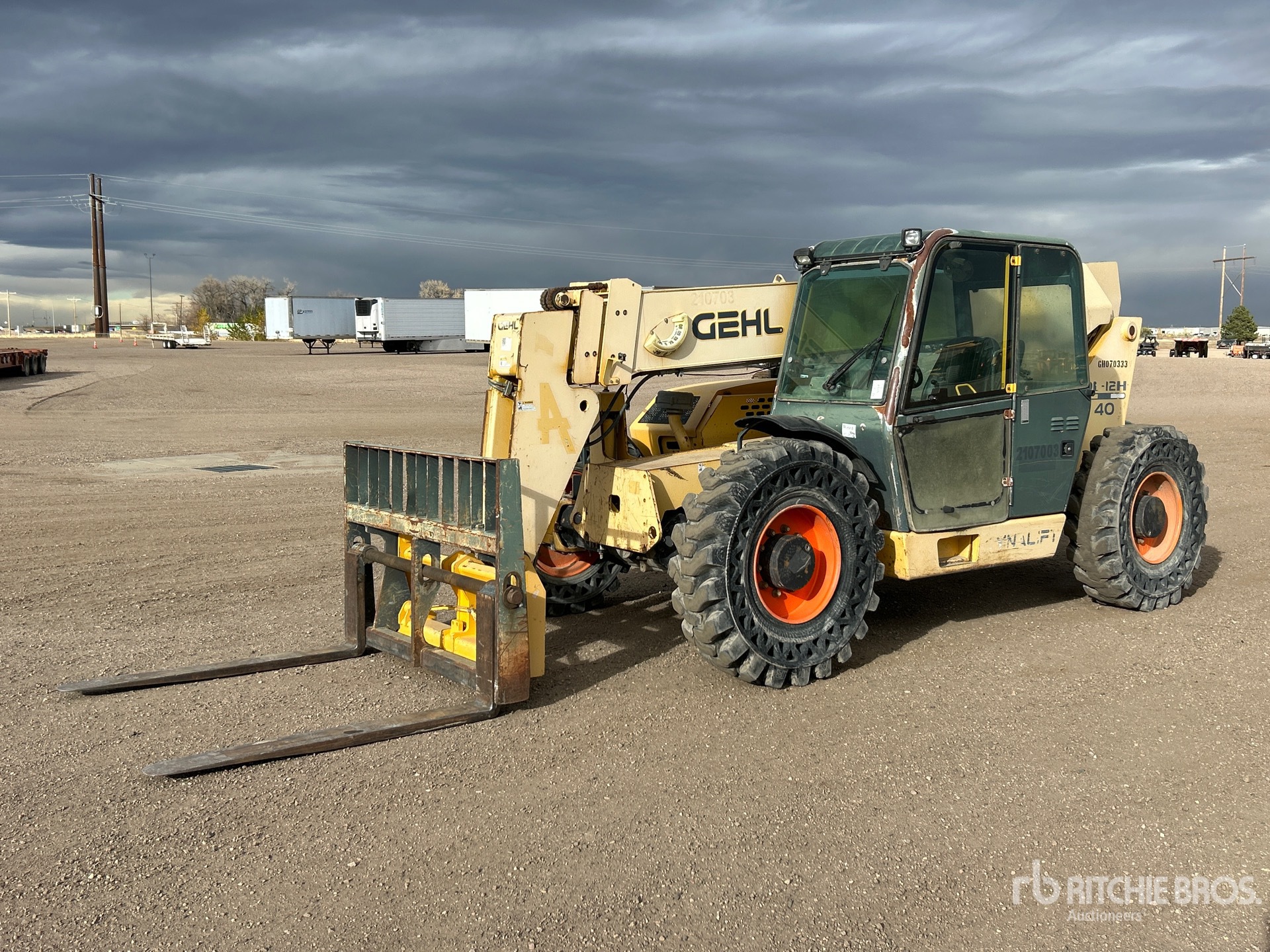 General Appearance with Foto, angolo anteriore sinistro