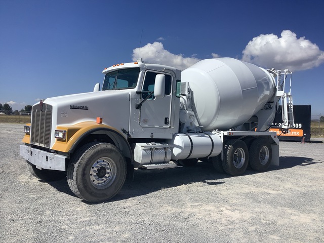 2013 Kenworth W900 6x4 Mixer Truck