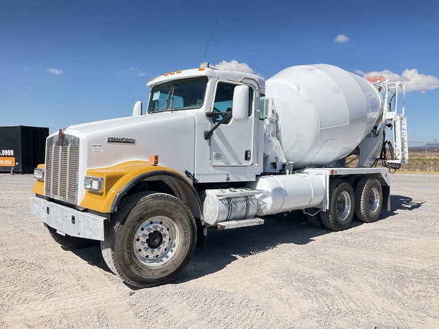 2013 Kenworth W900 6x4 Mixer Truck