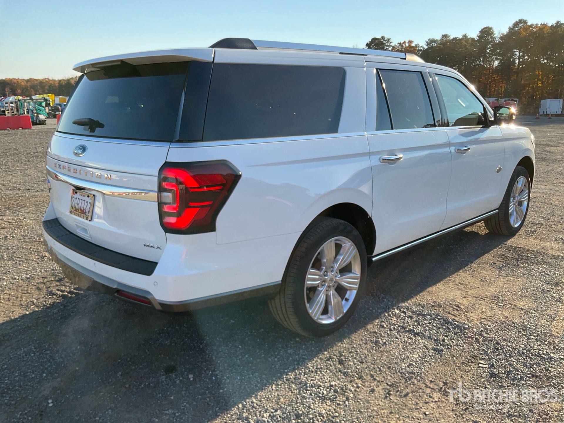 Aspect général with Image, coin arrière droit