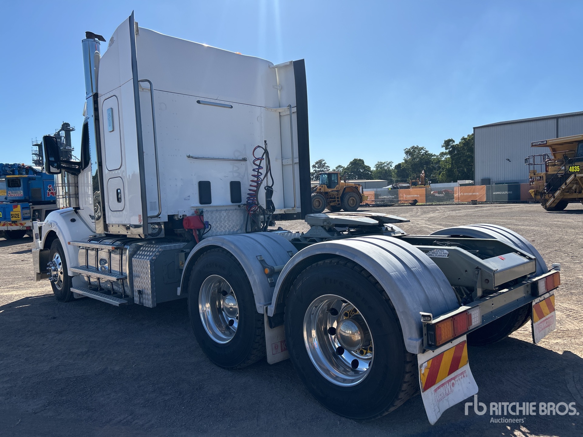 General Appearance with Imagen: esquina trasera derecha