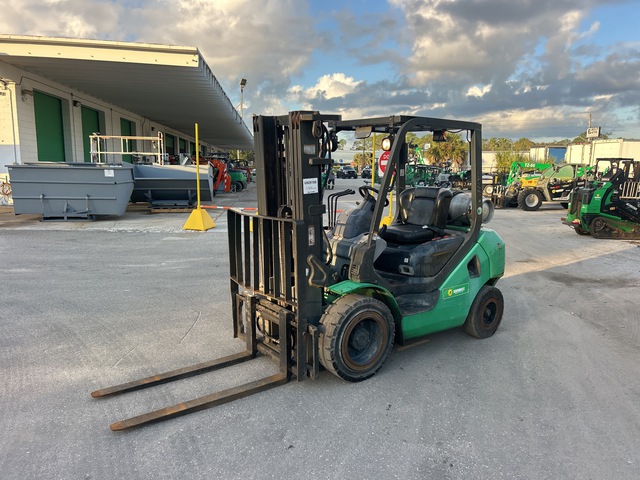 2013 Komatsu FG25T-16 4650 lb Cushion Tire Forklift
