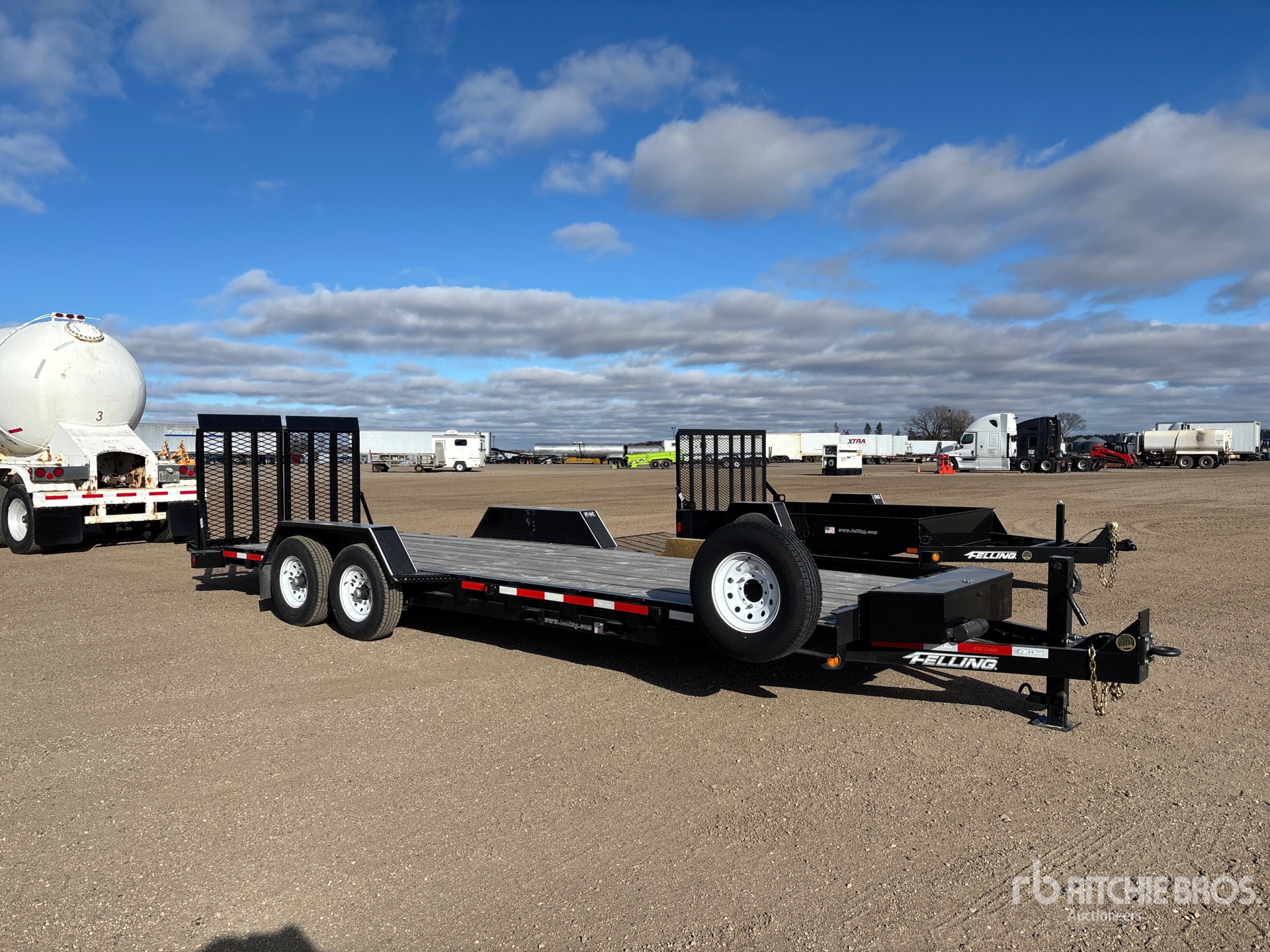 General Appearance with Bild, Ecke vorne rechts