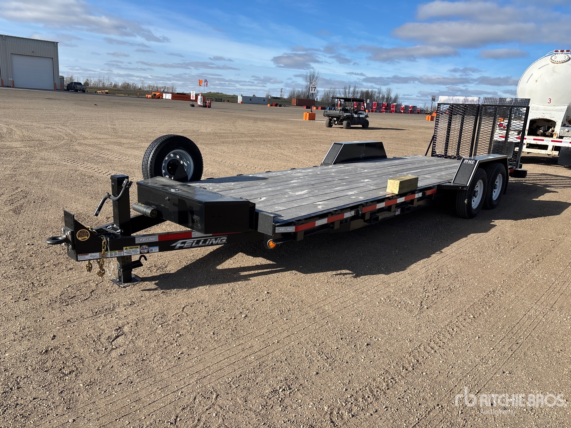 General Appearance with Bild, Ecke vorne links