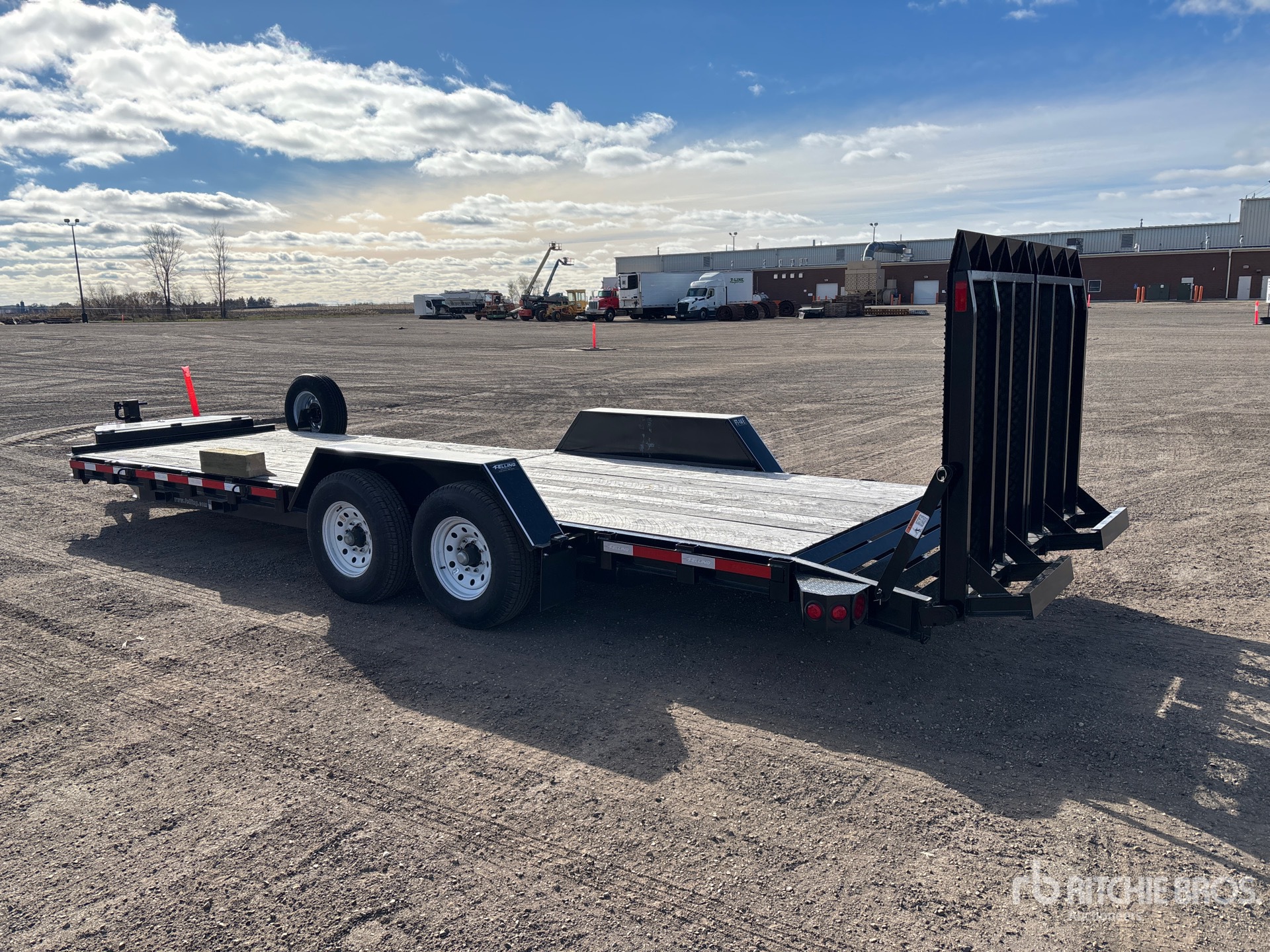 General Appearance with Bild, Ecke hinten links