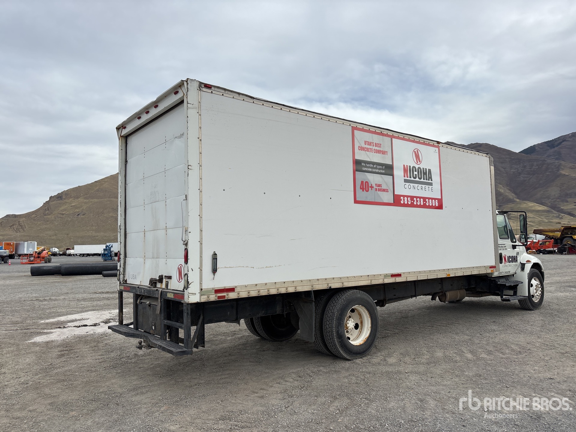 General Appearance with Bild, Ecke hinten rechts