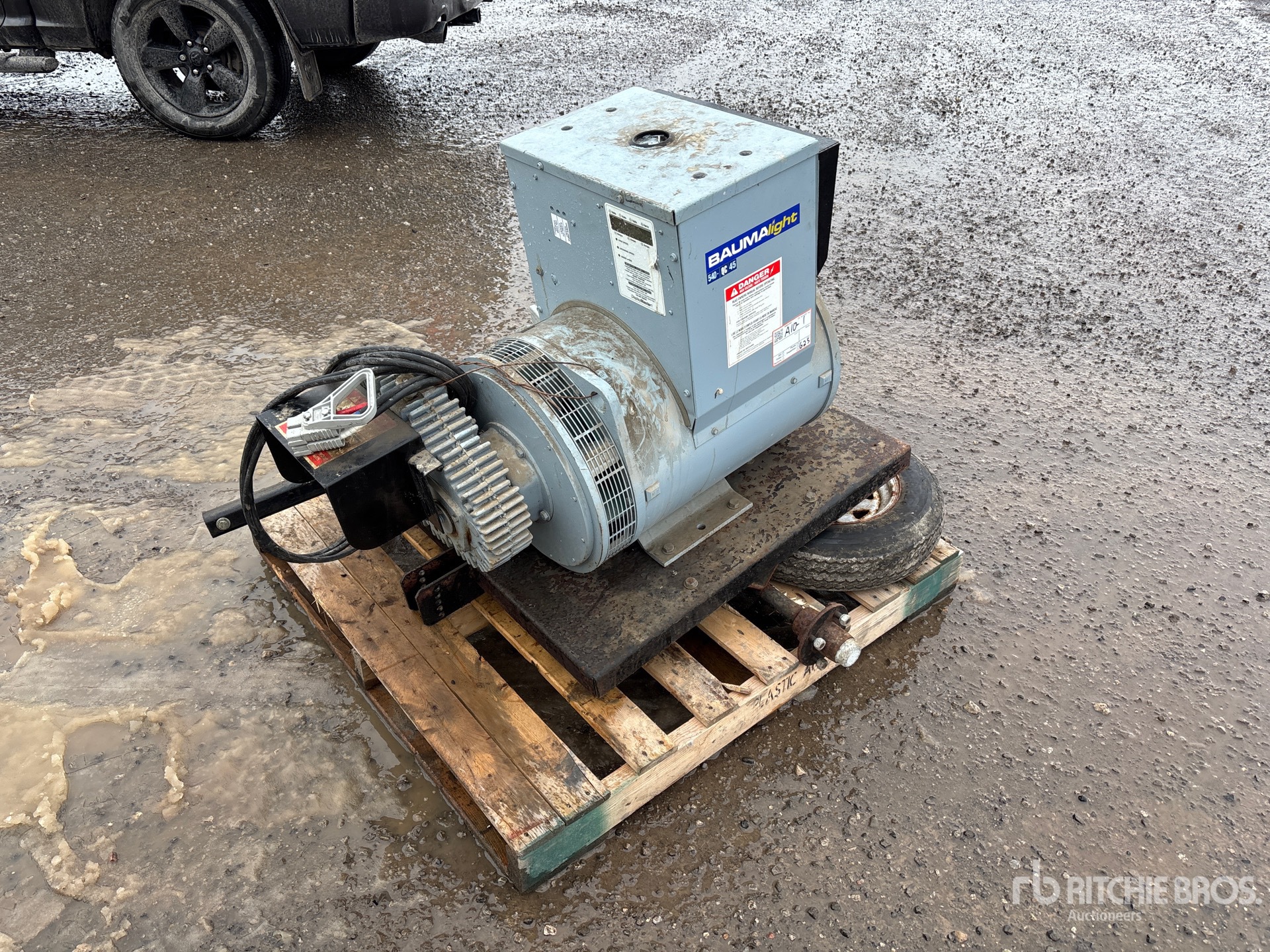 General Appearance with Picture, Left Front Corner