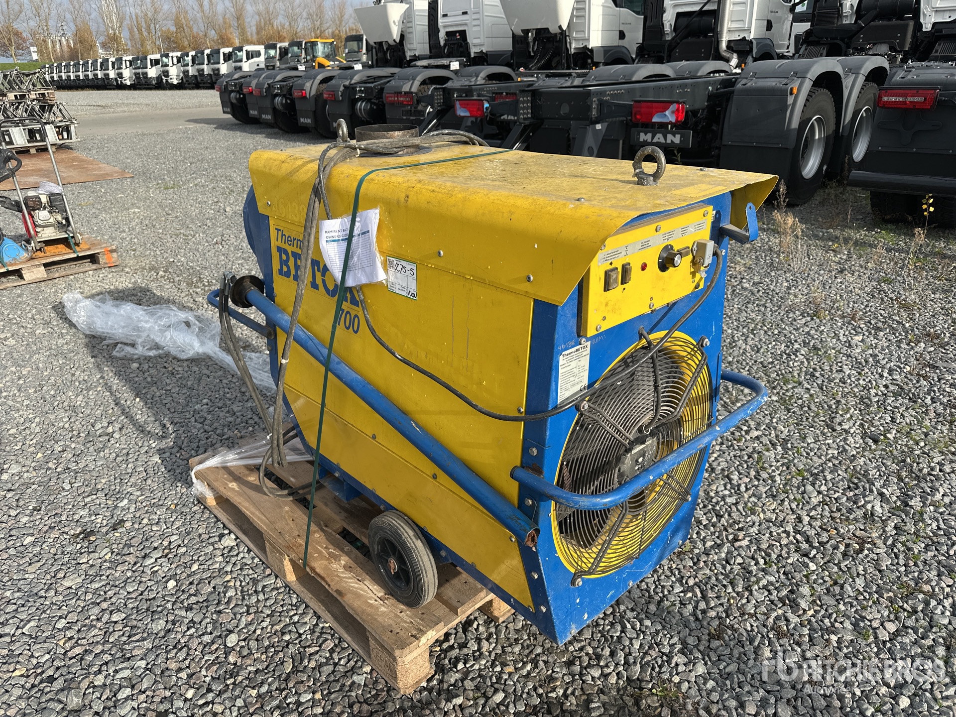 General Appearance with Picture, Right Front Corner