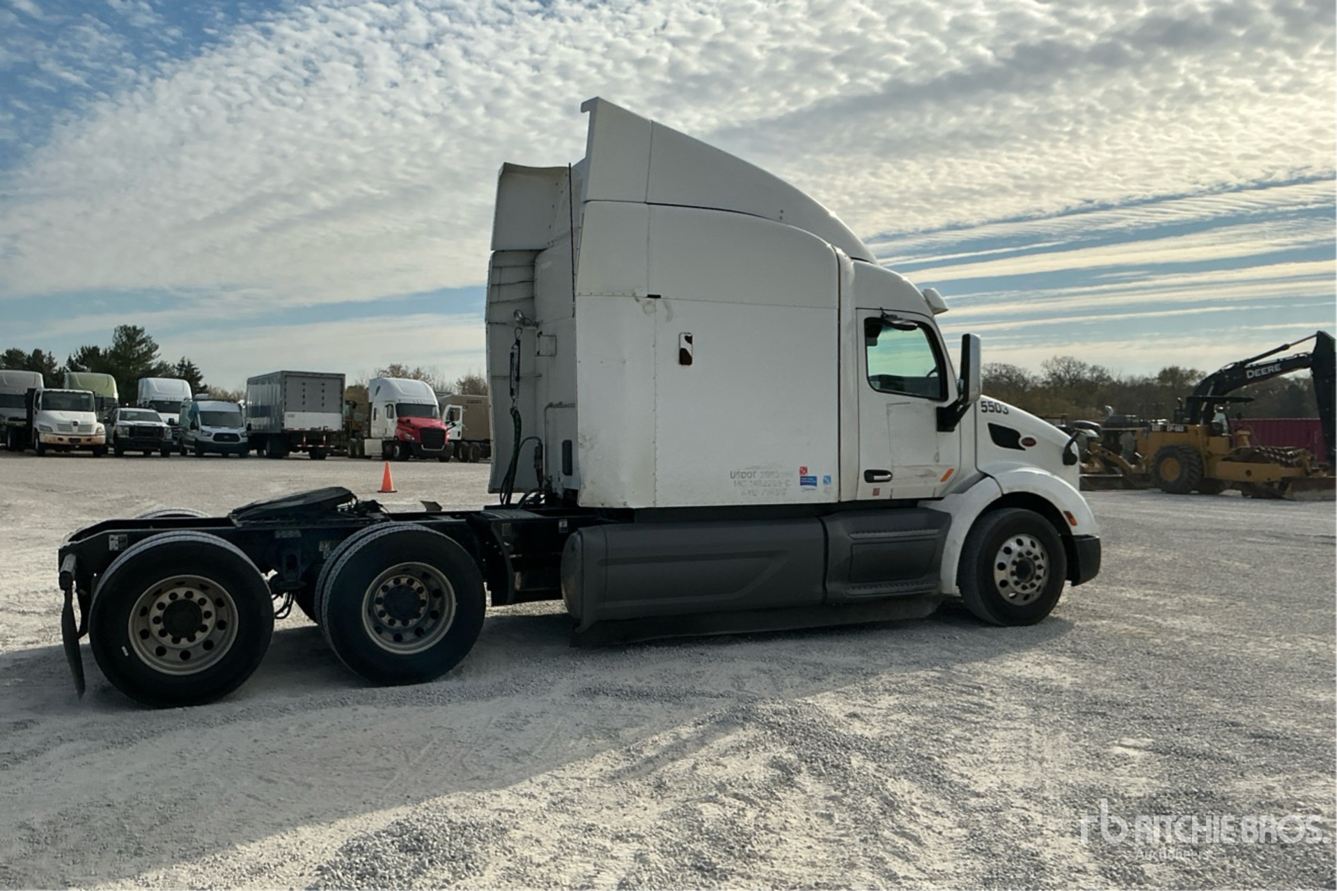 General Appearance with Imagen: esquina trasera derecha