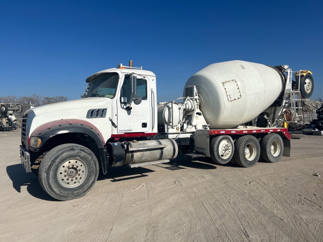 2010 Mack 10x4 Mixer Truck