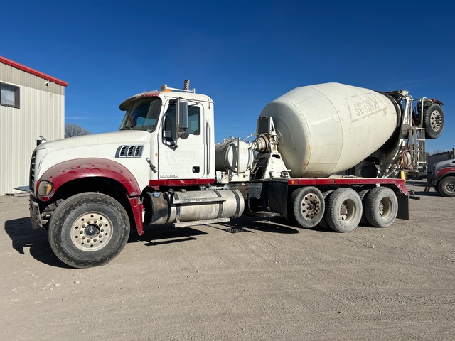 2010 Mack GU713 10x4 Mixer Truck