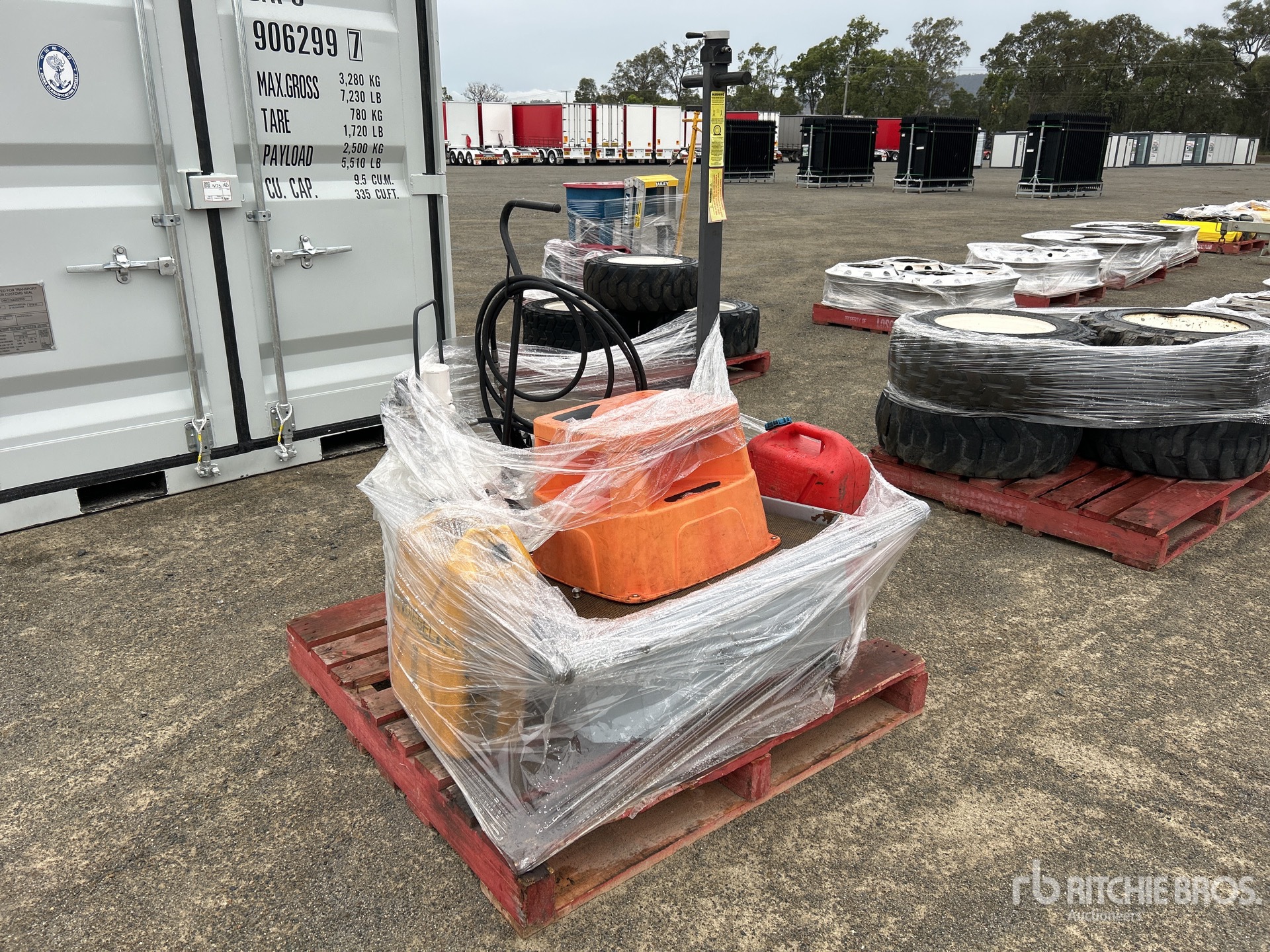 General Appearance with Picture, Right Front Corner