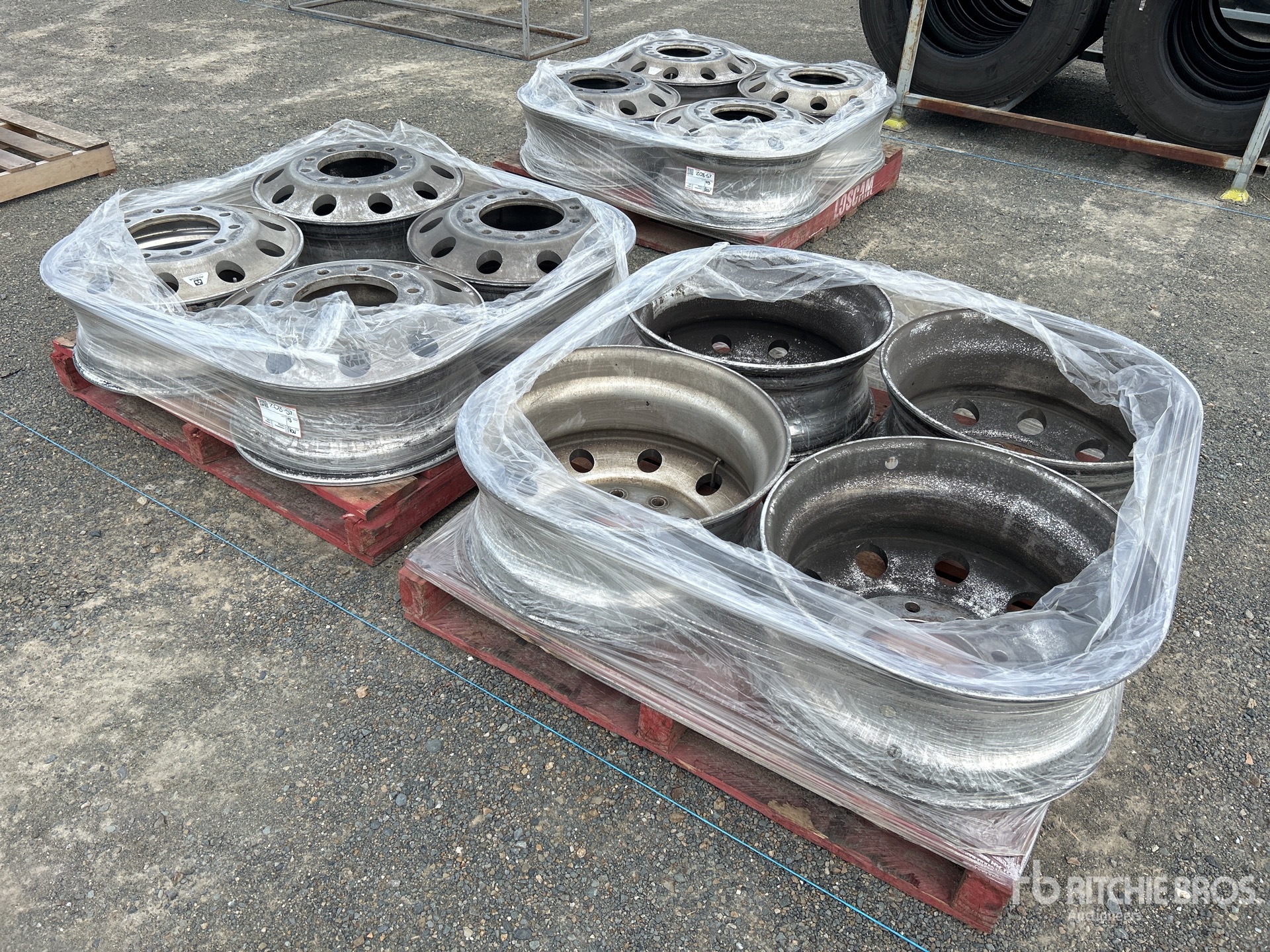 General Appearance with Bild, Ecke vorne links