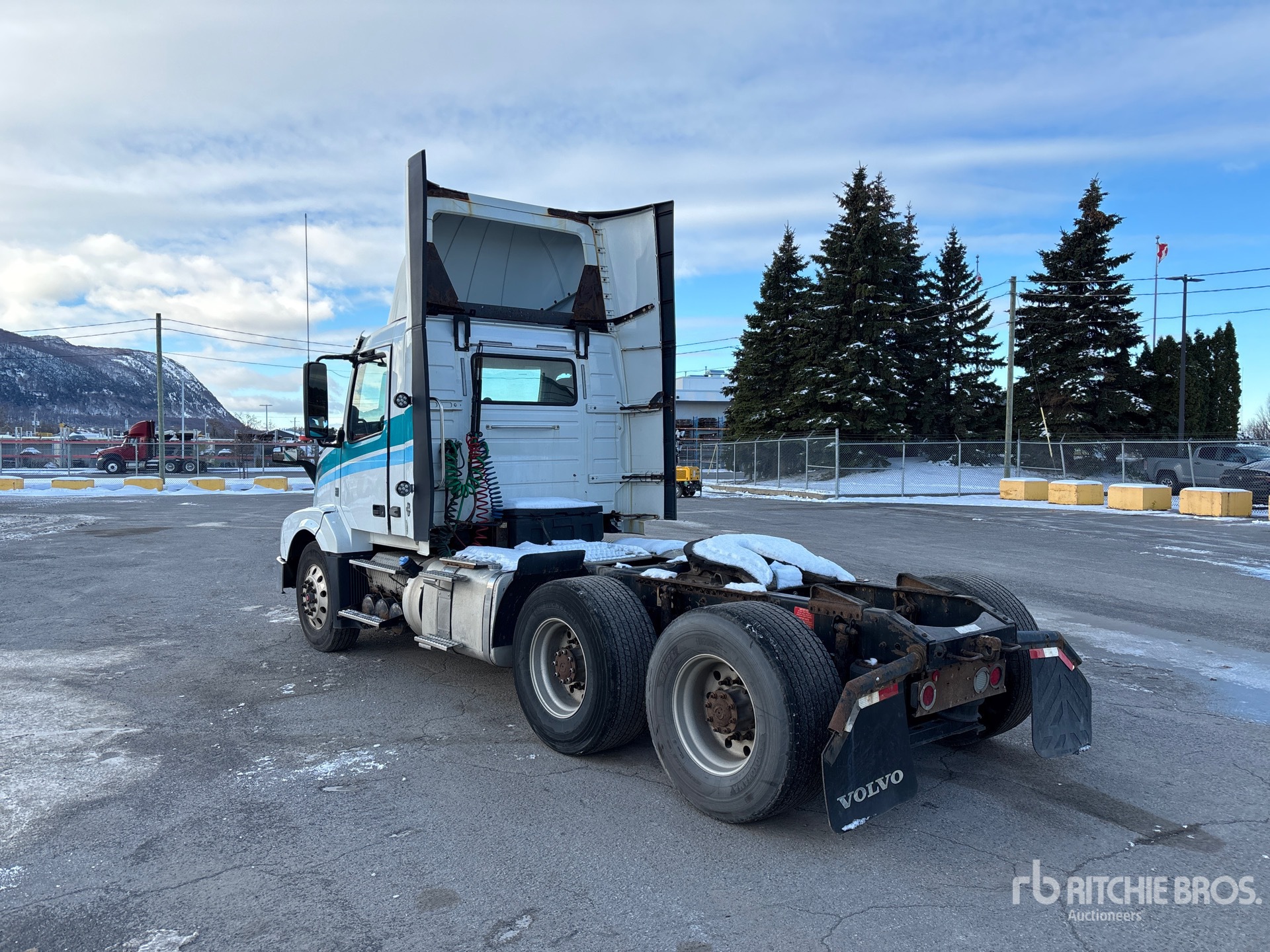 General Appearance with Bild, Ecke hinten links