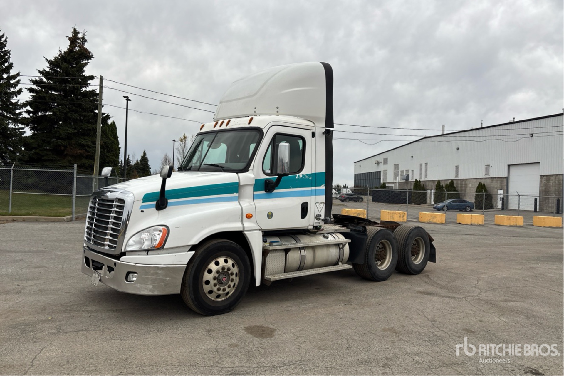 General Appearance with Picture, Left Front Corner