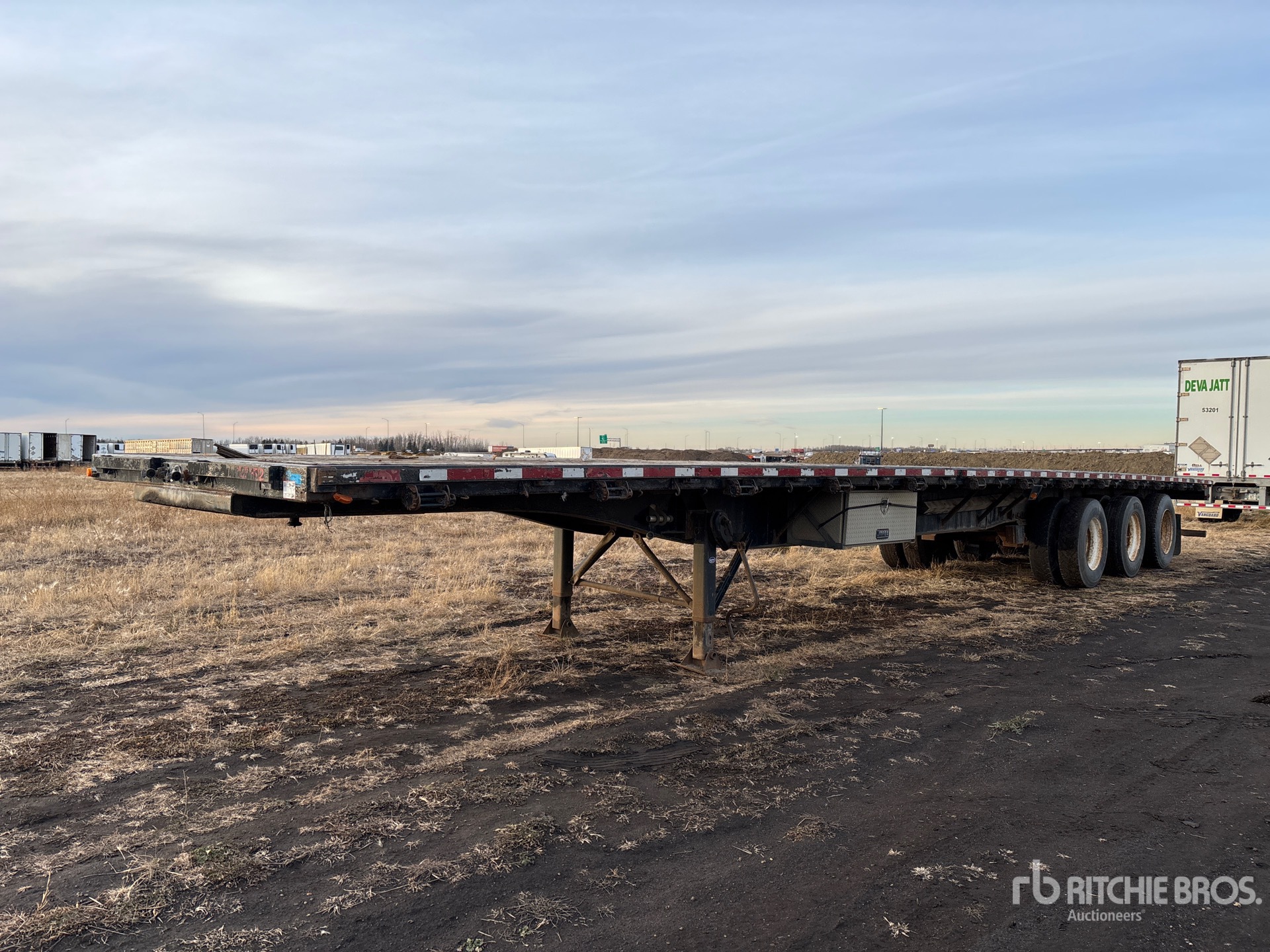 General Appearance with Bild, Ecke vorne links