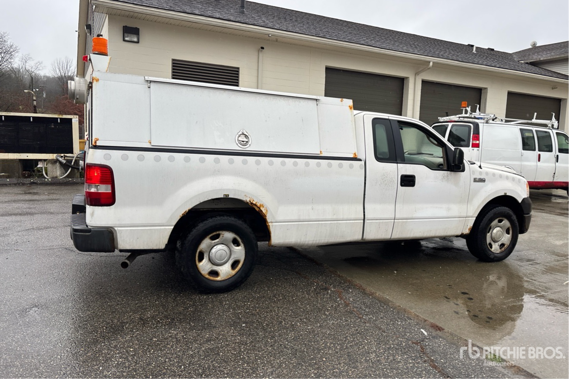 General Appearance with Bild, Ecke hinten rechts