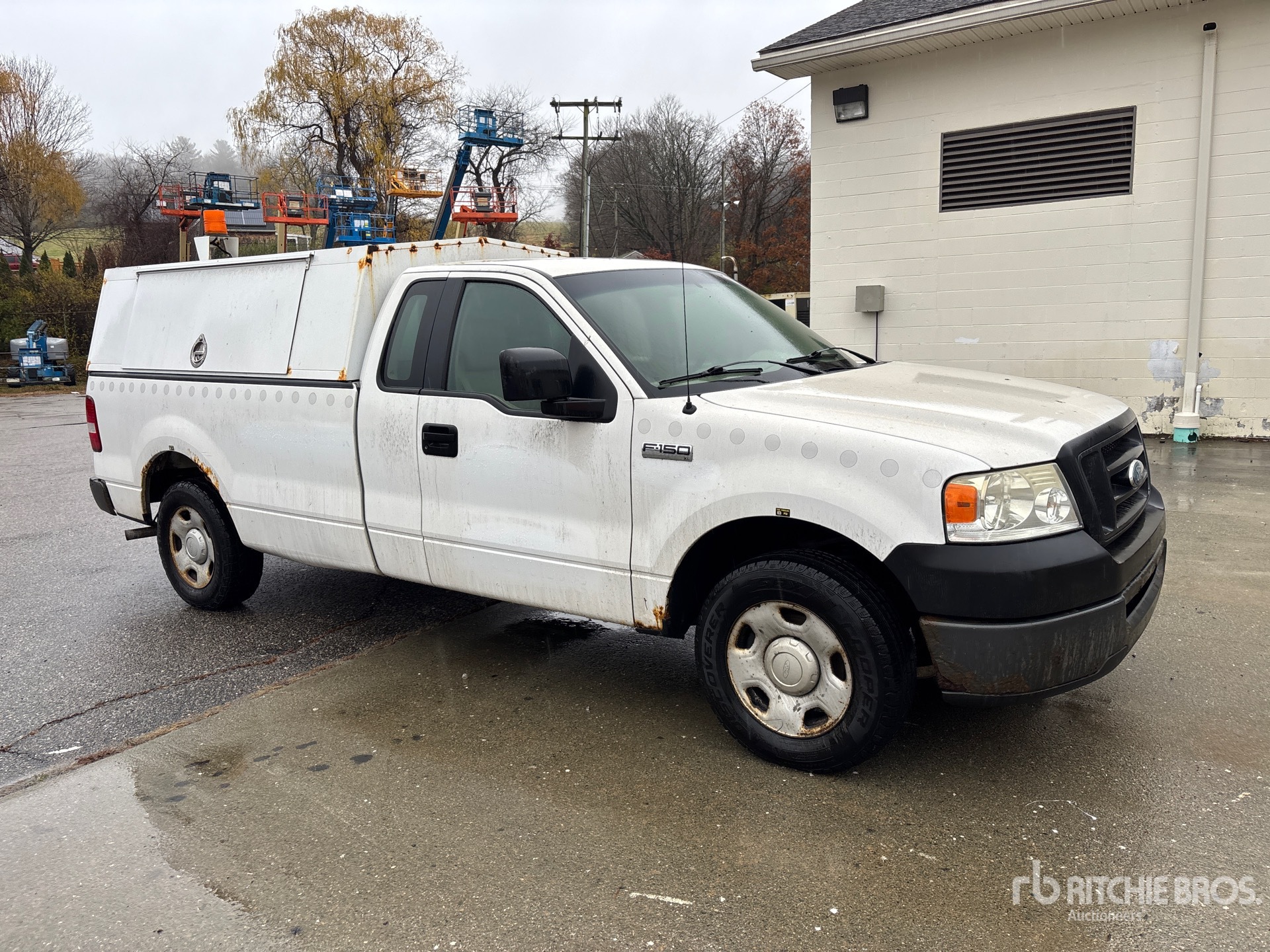 General Appearance with Picture, Right Front Corner