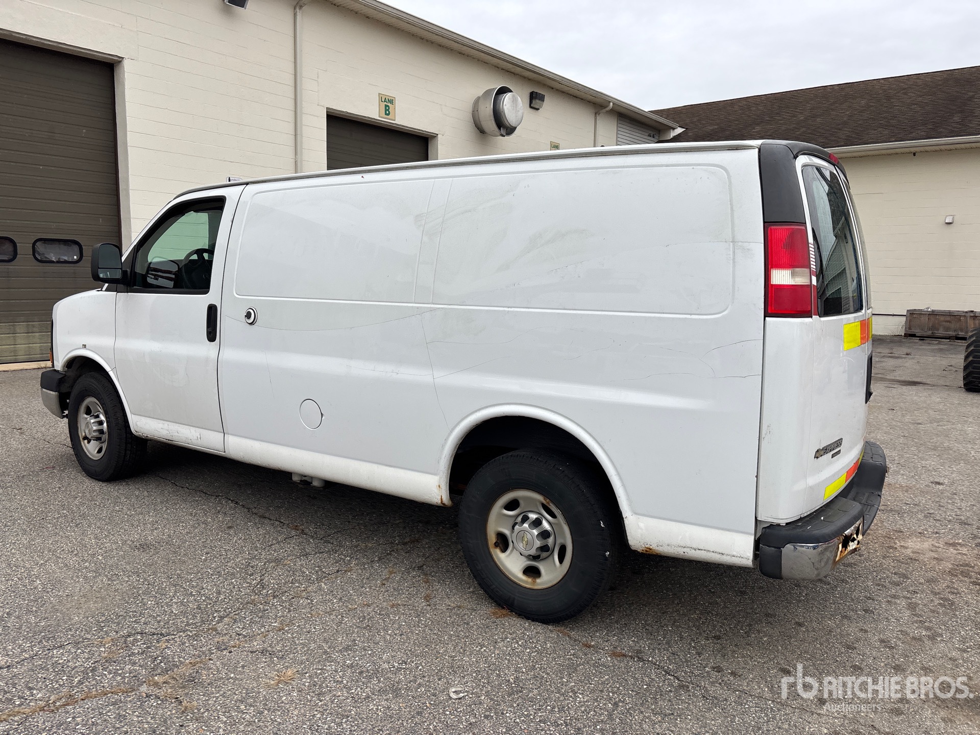 General Appearance with Picture, Left Rear Corner